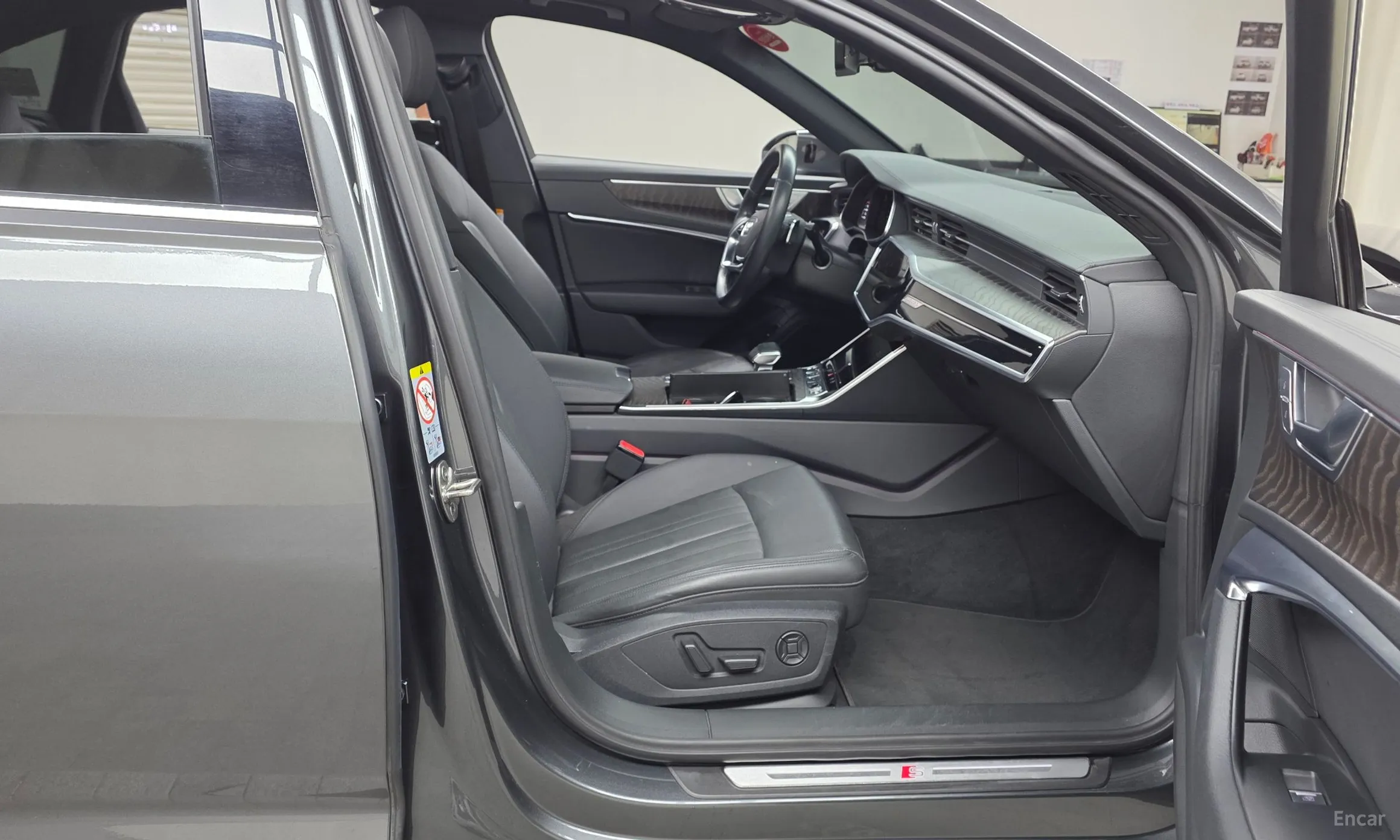 Audi A6 (C8) превью 11