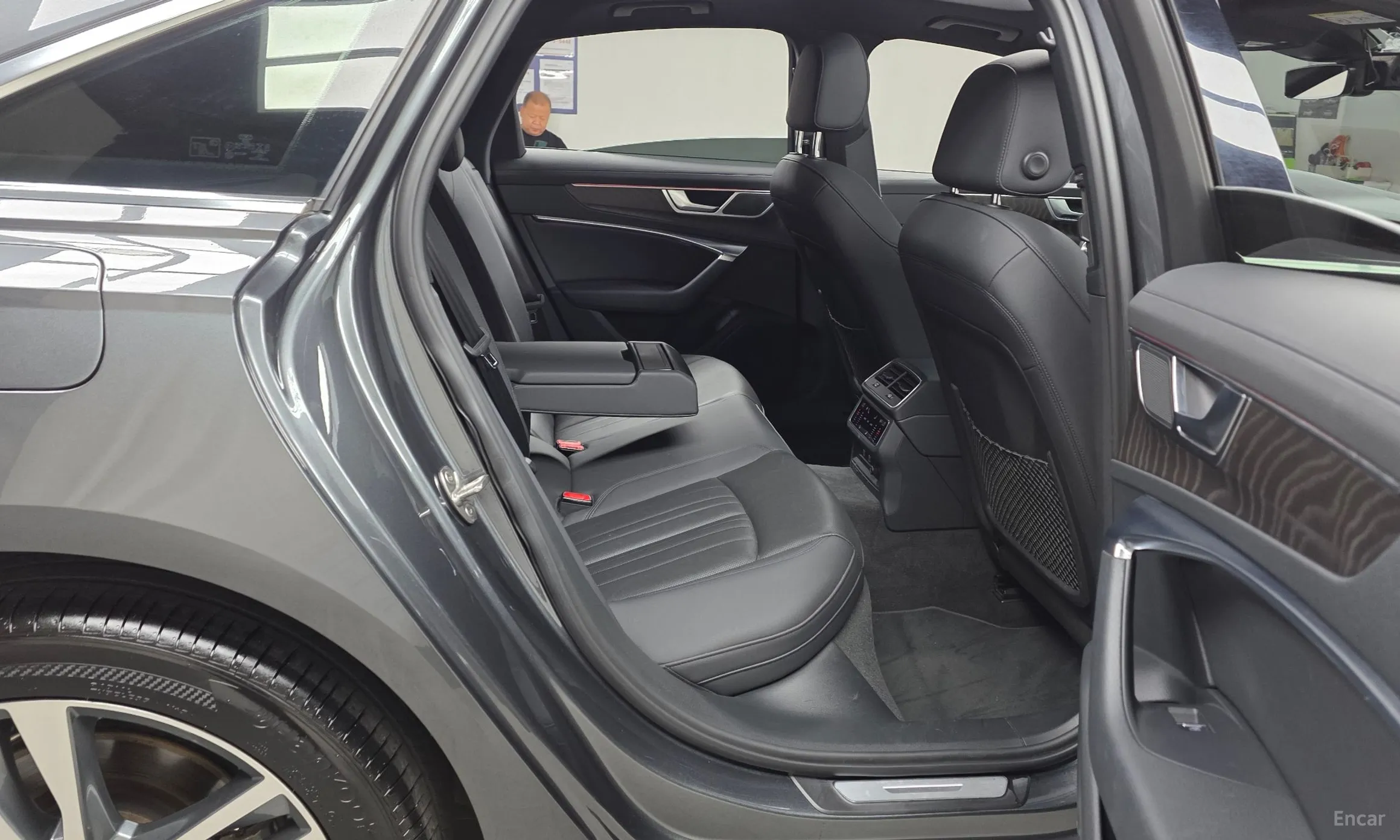 Audi A6 (C8) превью 12
