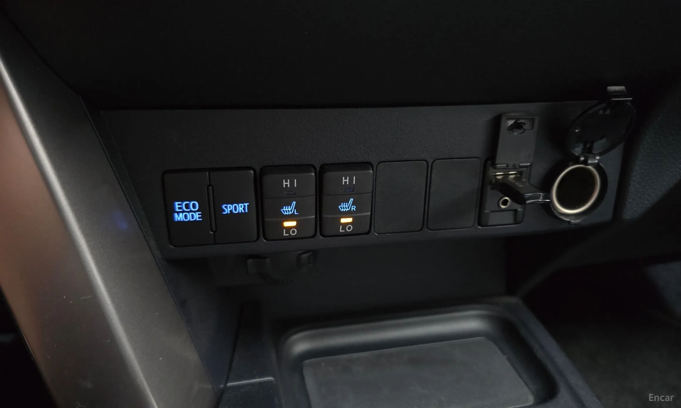Toyota RAV4 превью 16