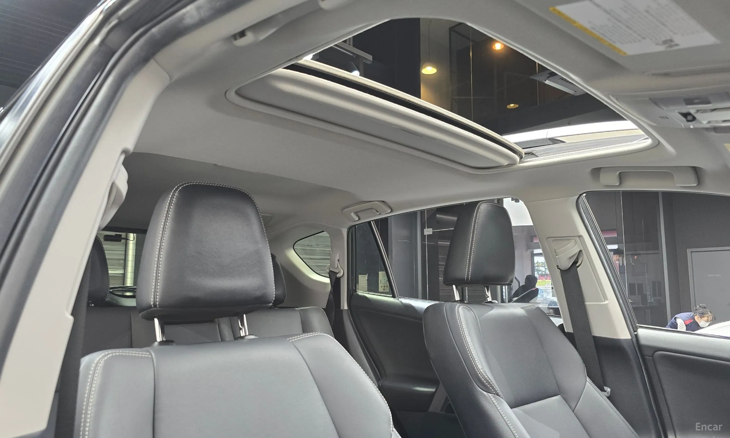 Toyota RAV4 превью 18