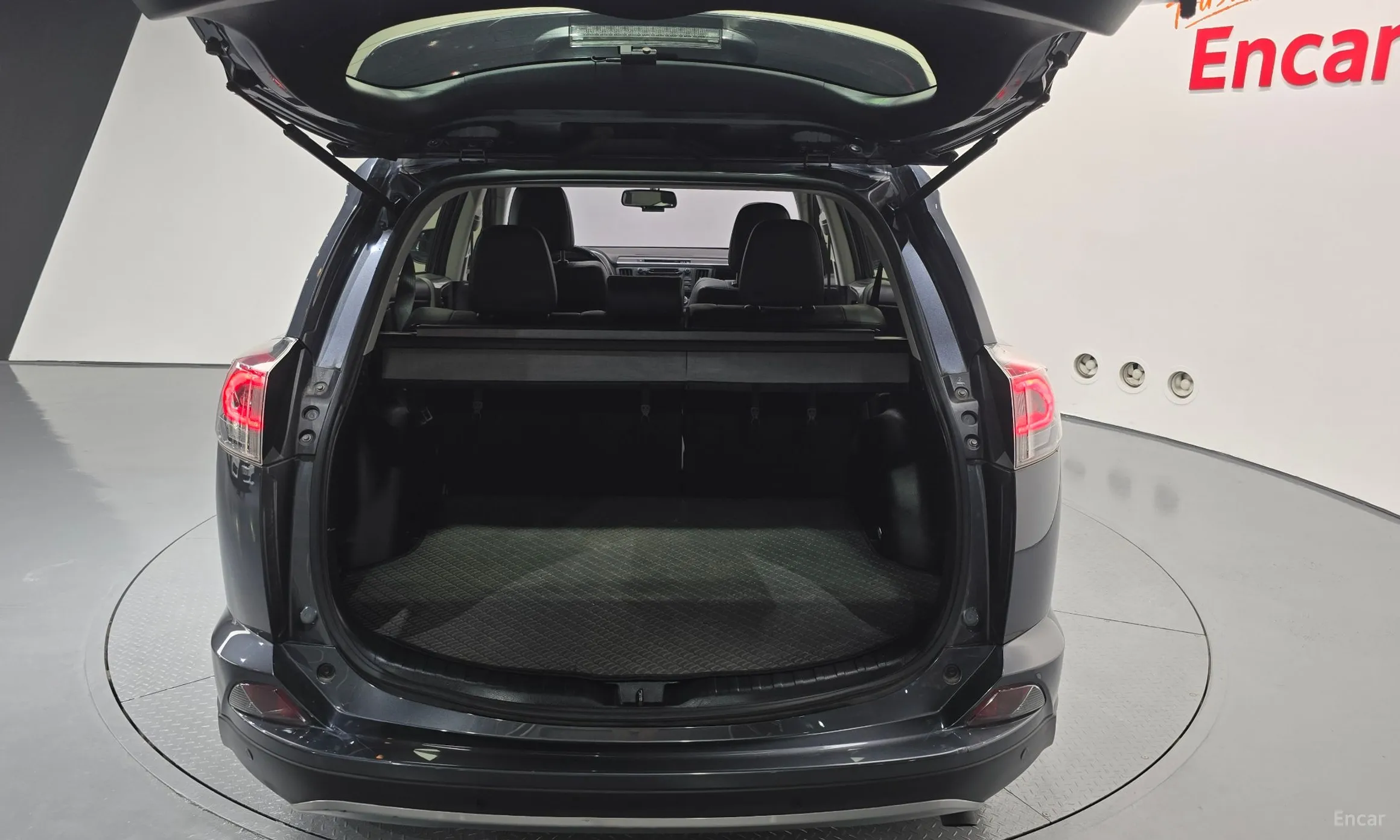 Toyota RAV4 превью 20