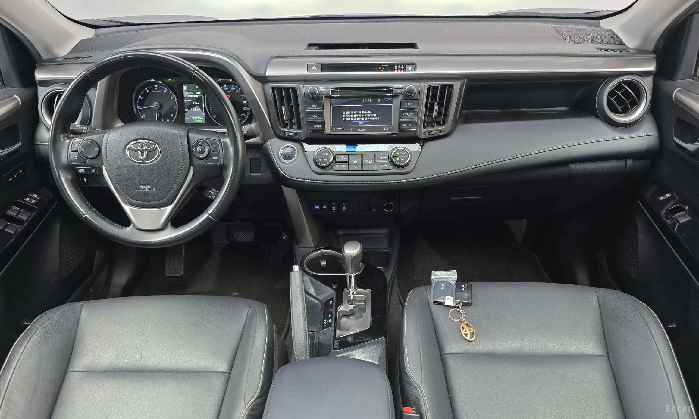 Toyota RAV4 превью 7