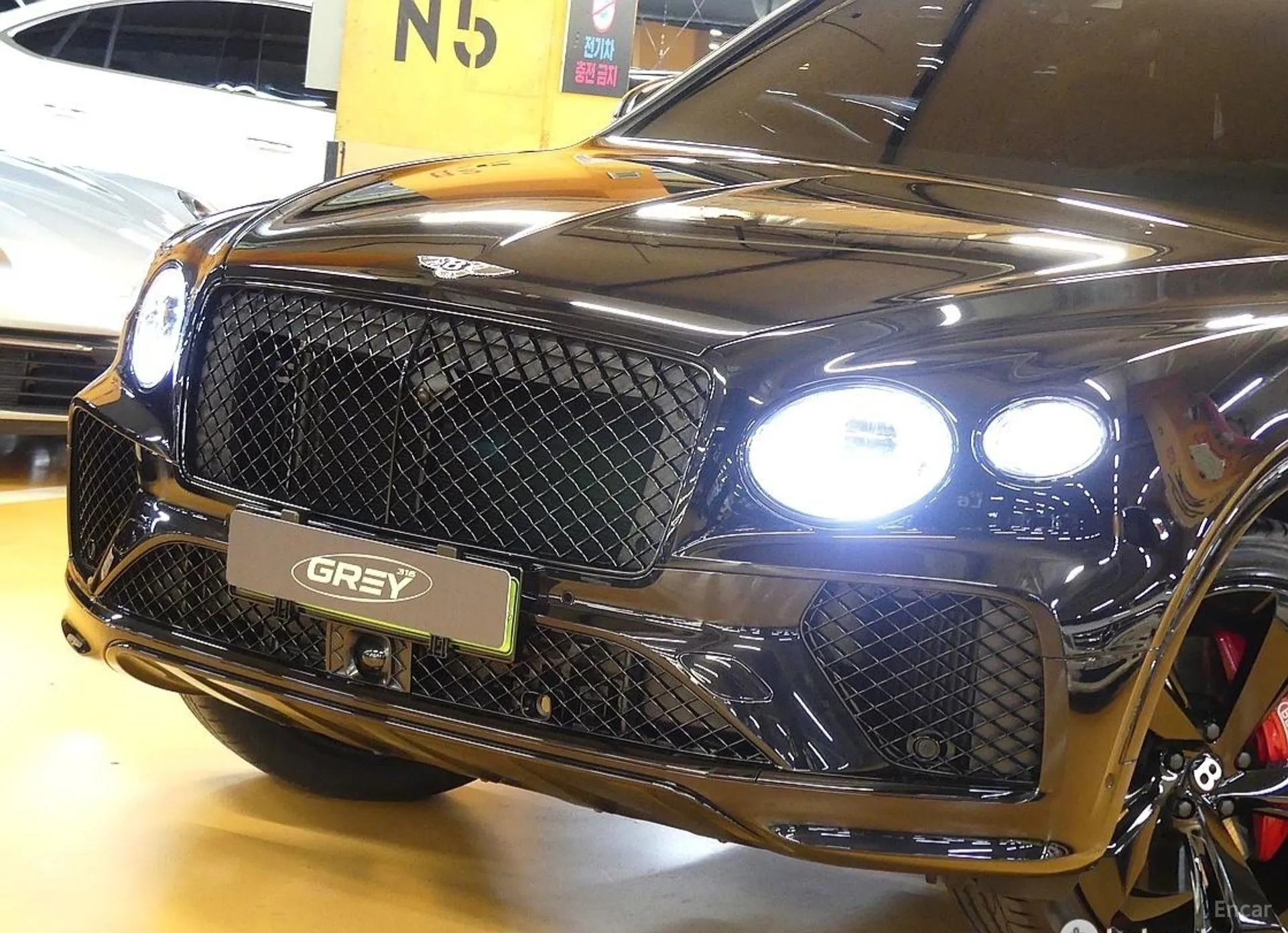 Bentley Bentayga превью 4