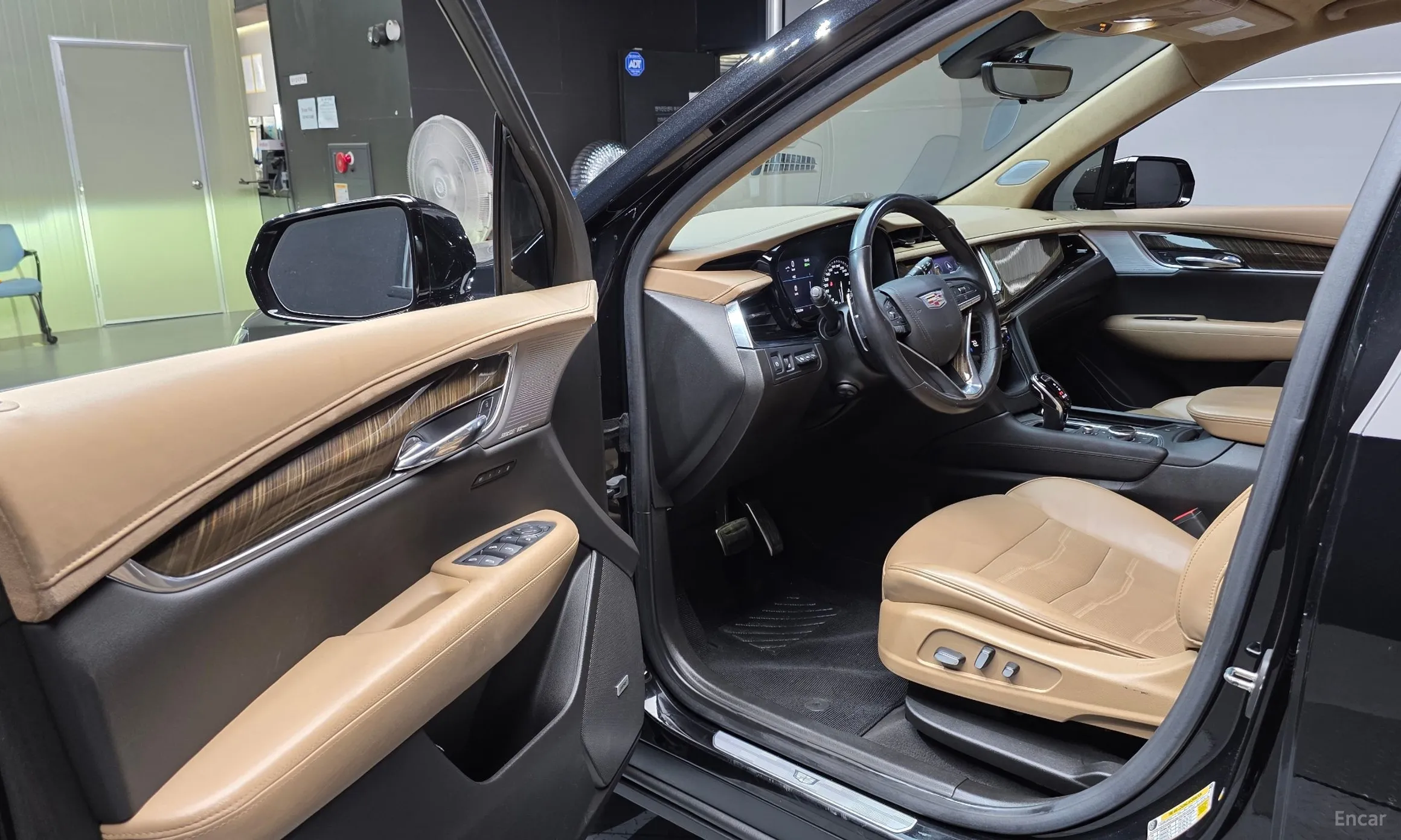 Cadillac XT6 превью 10