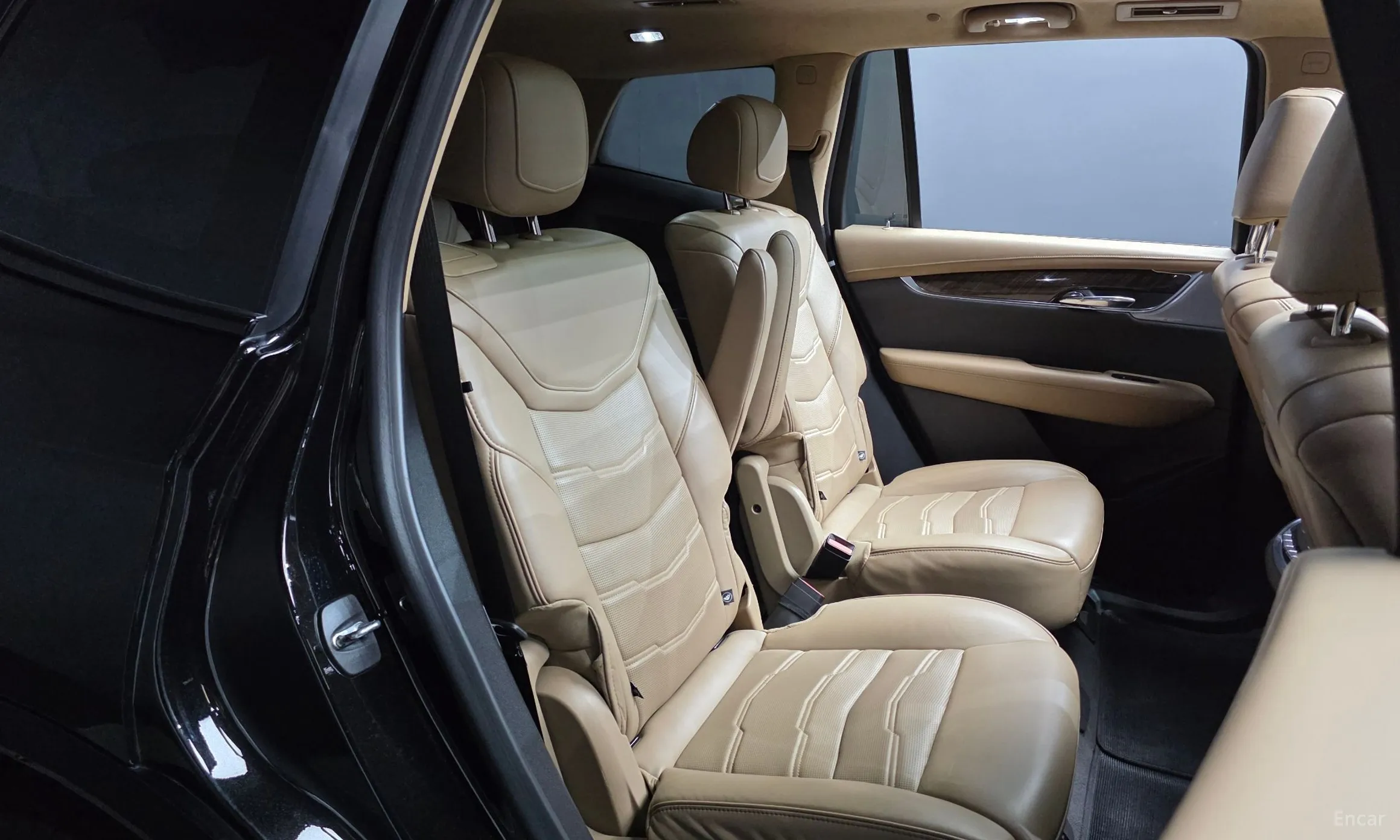 Cadillac XT6 превью 11