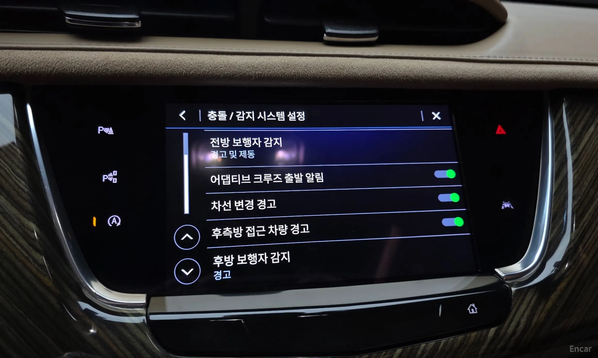 Cadillac XT6 превью 15