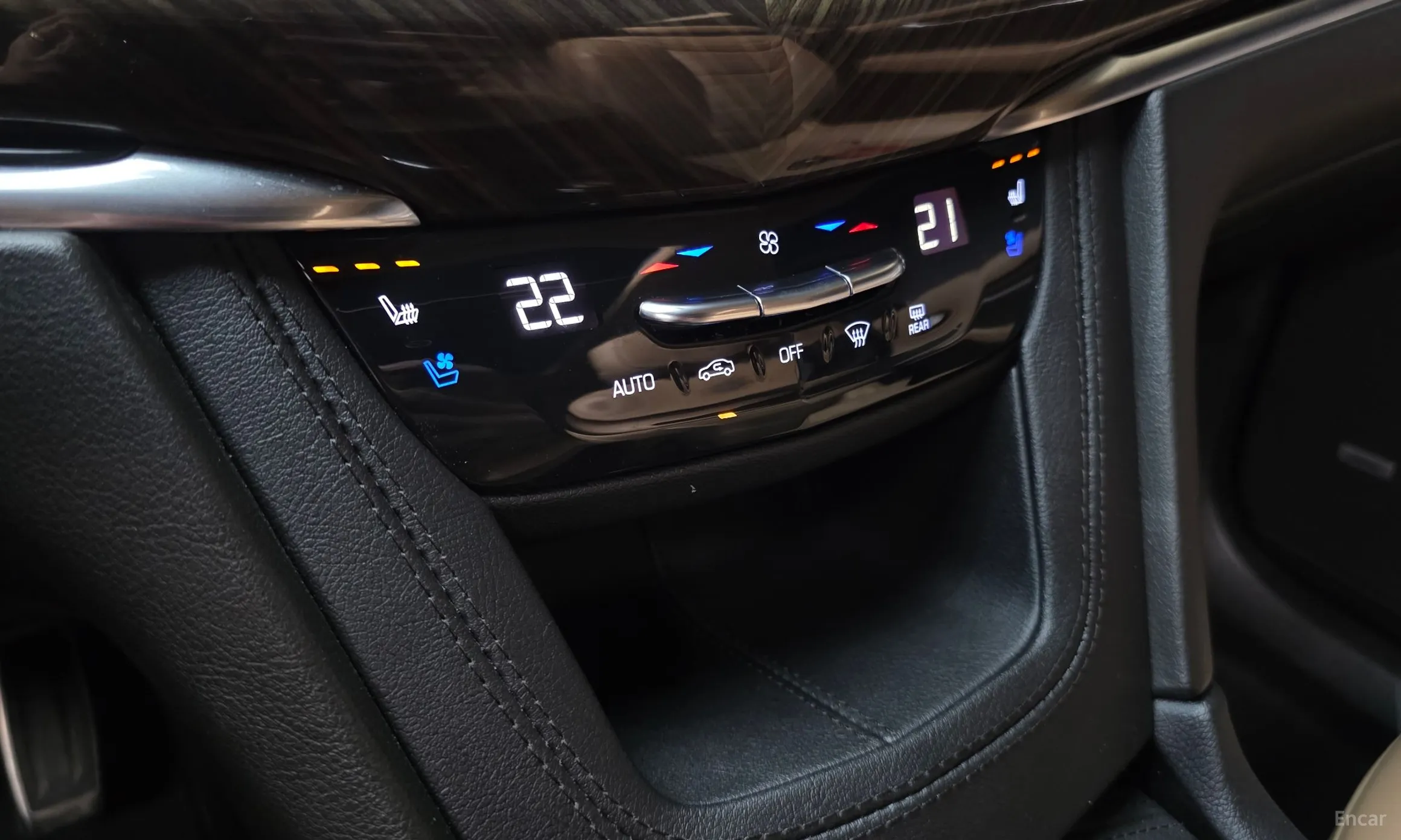 Cadillac XT6 превью 18