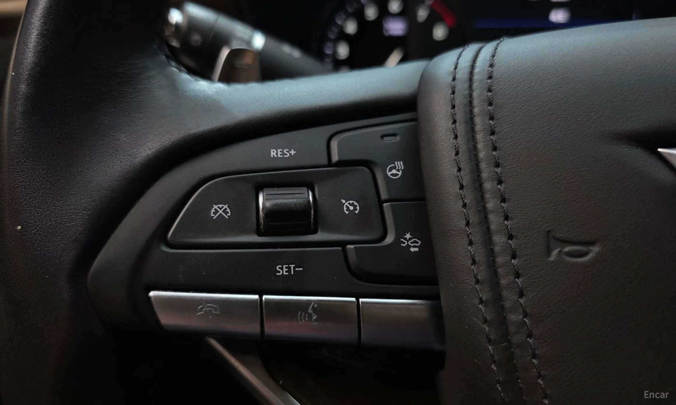 Cadillac XT6 превью 19