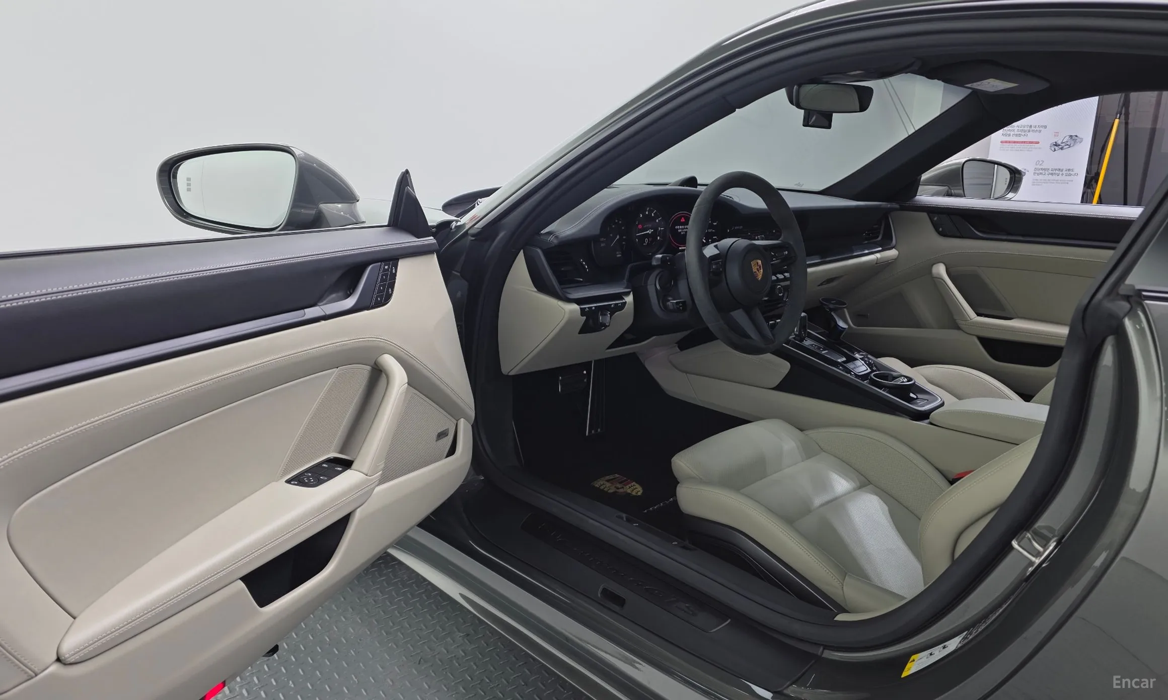 Porsche 911 (992) превью 10