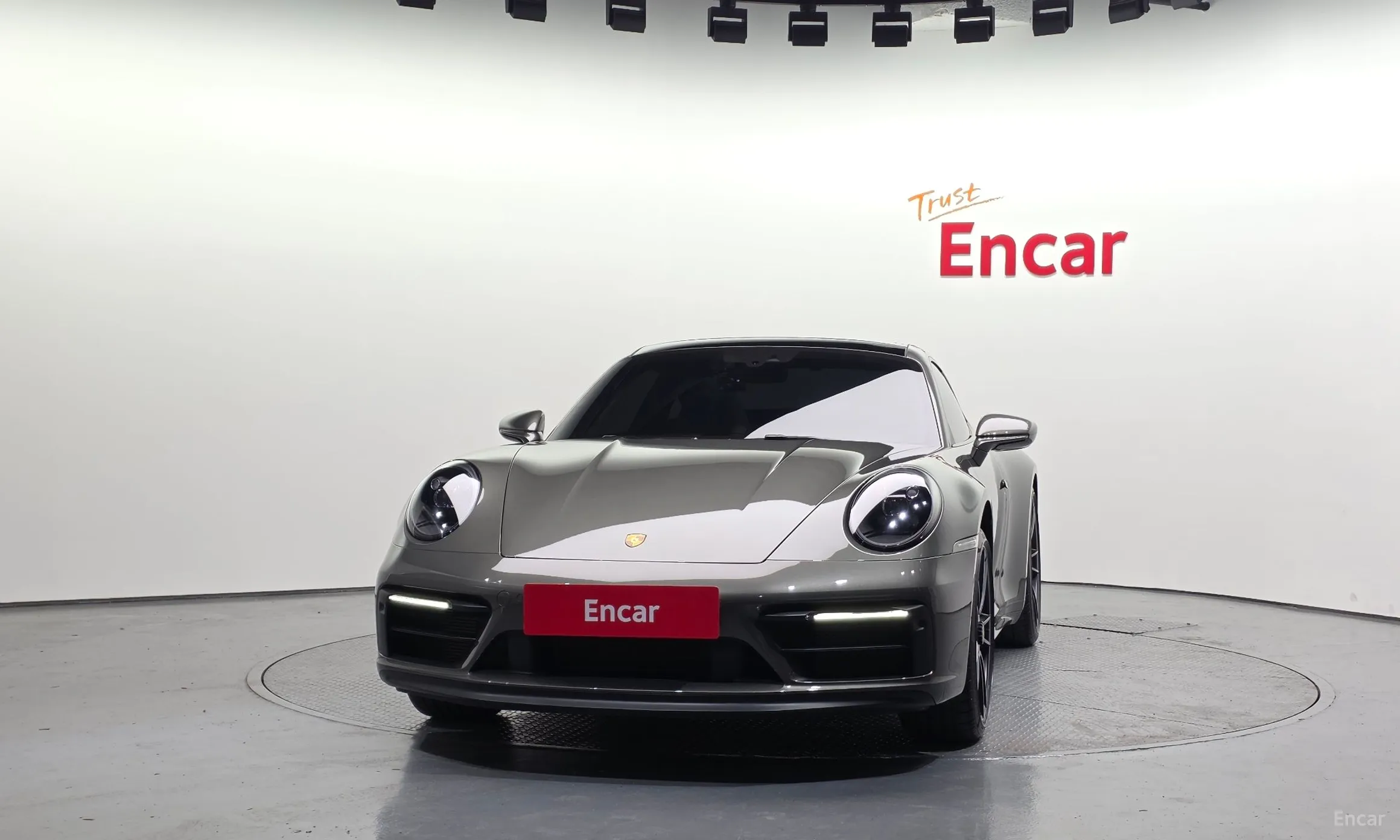 Porsche 911 (992) превью 3