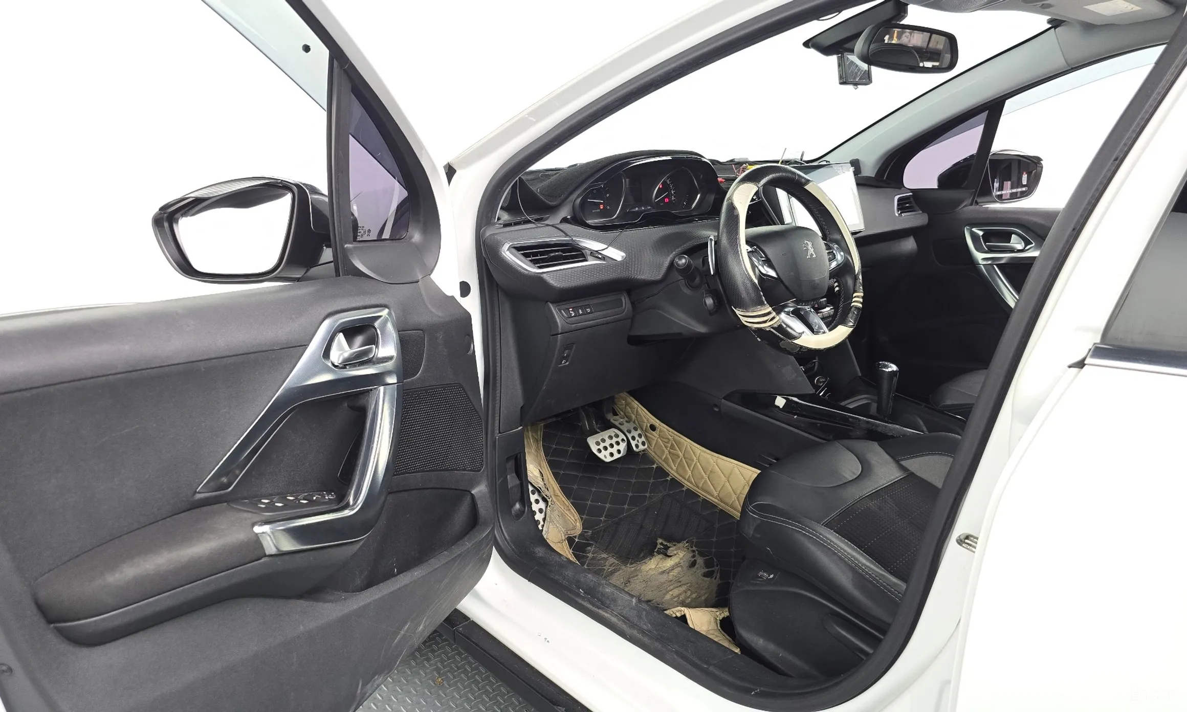 Peugeot 2008. превью 10