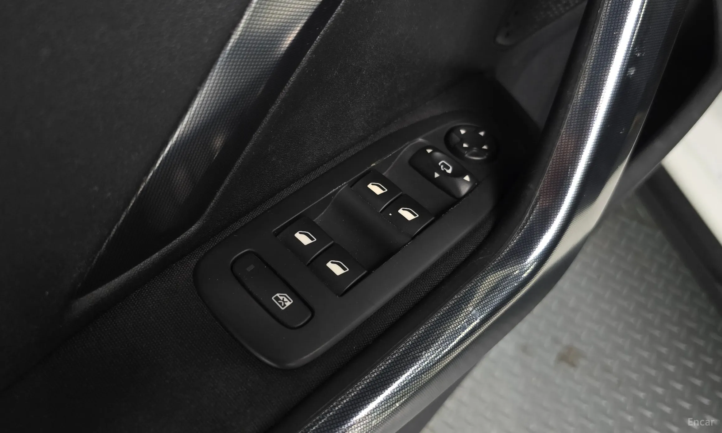 Peugeot 2008. превью 18