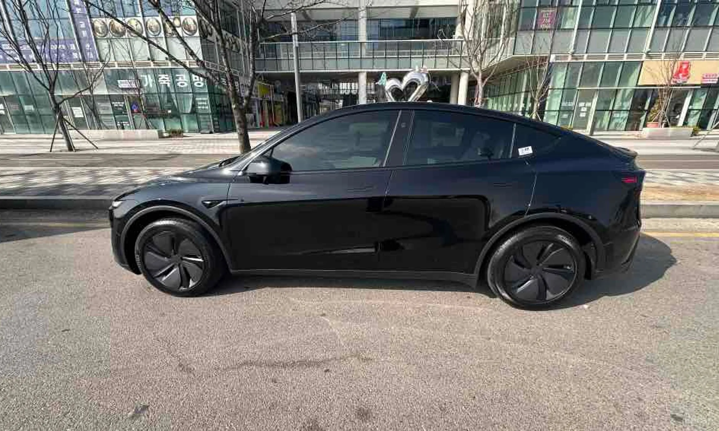 Tesla Model Y превью 4