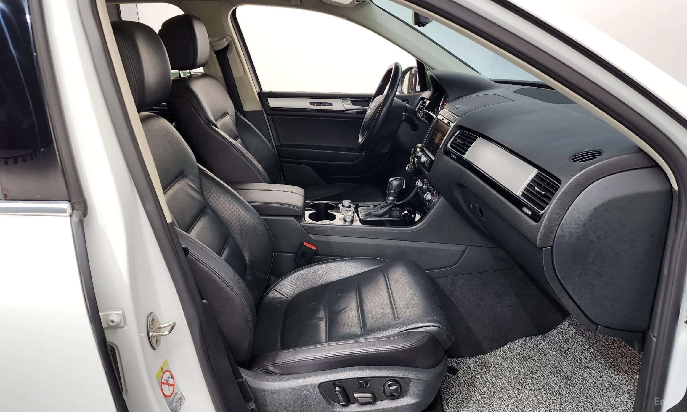 Volkswagen New Touareg превью 11