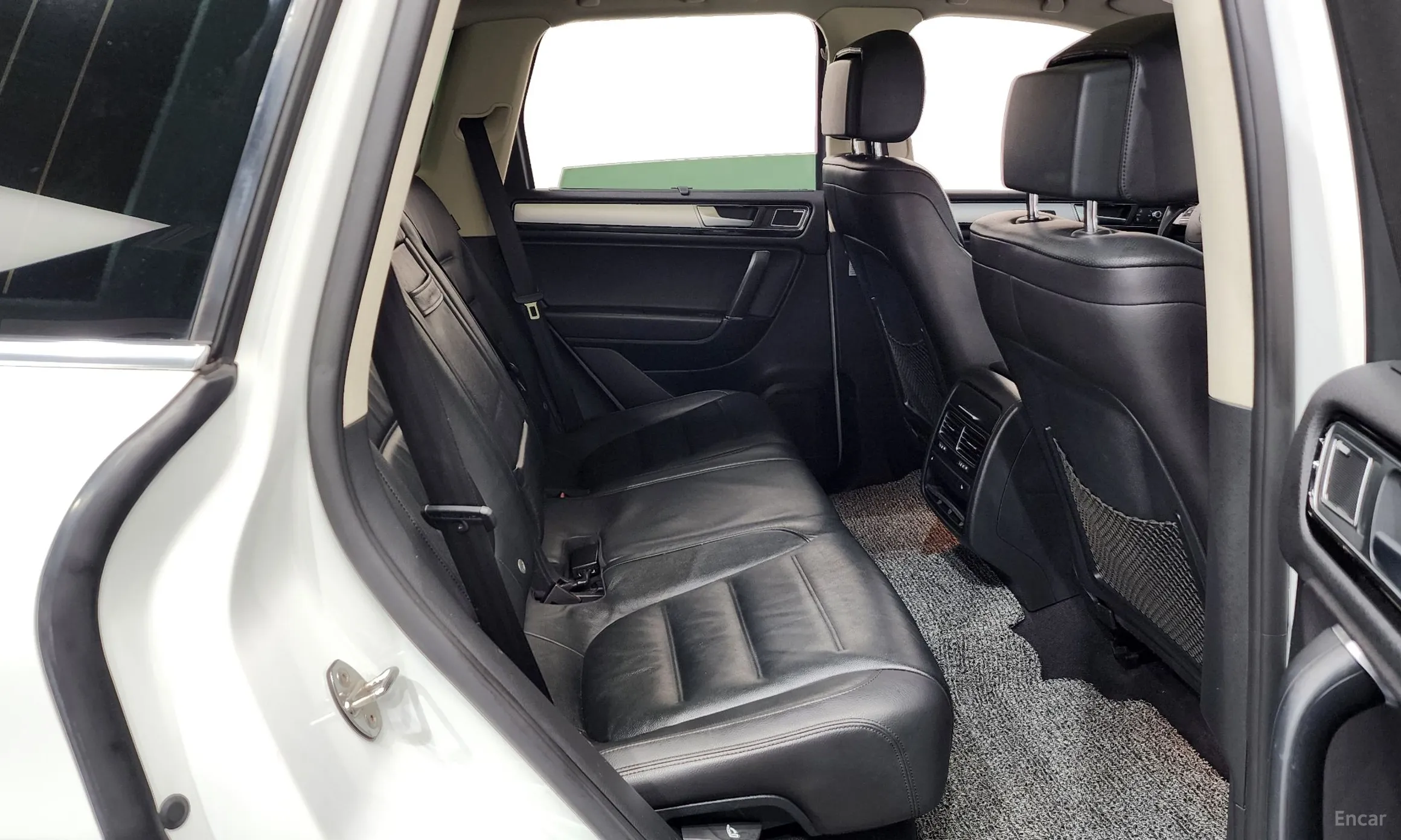 Volkswagen New Touareg превью 12