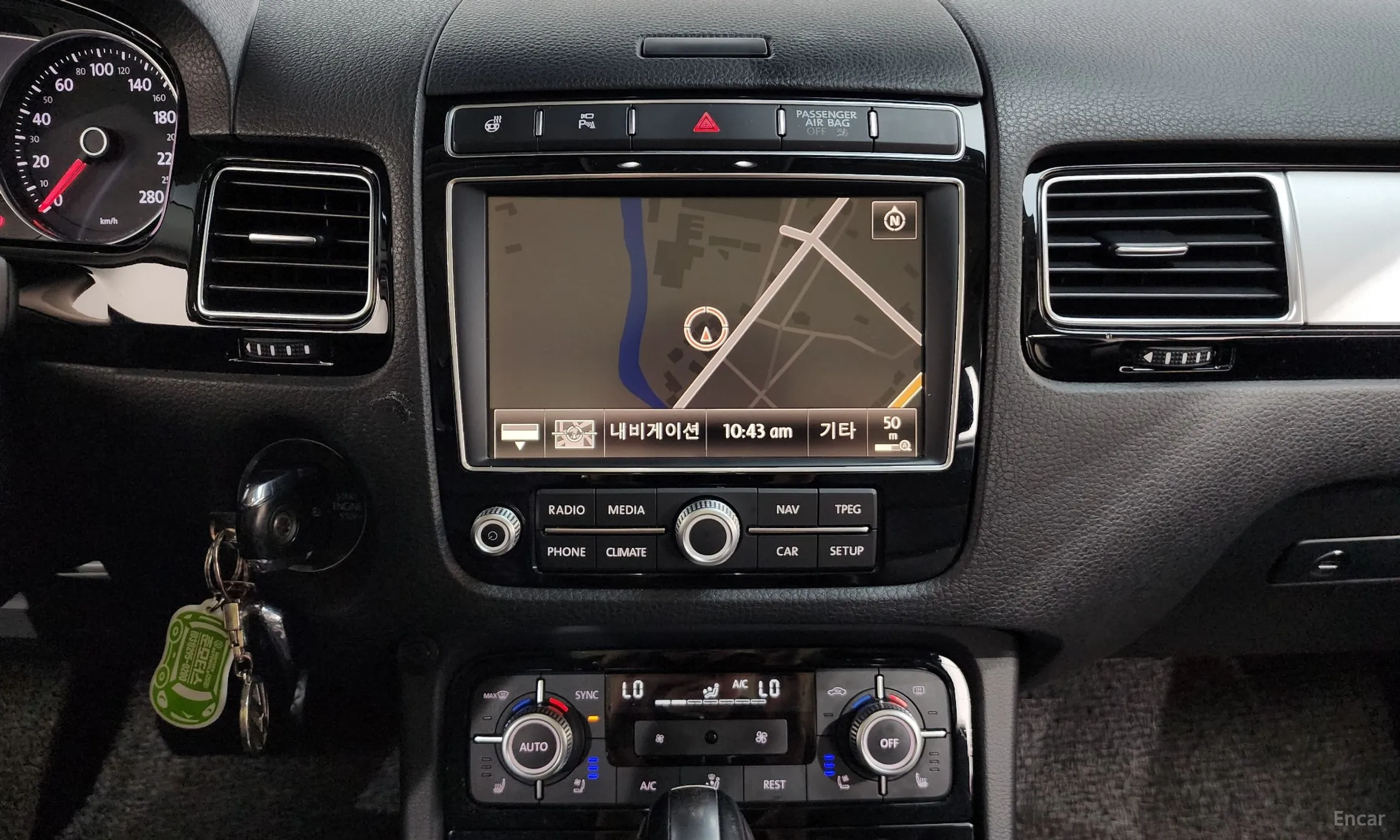 Volkswagen New Touareg превью 14