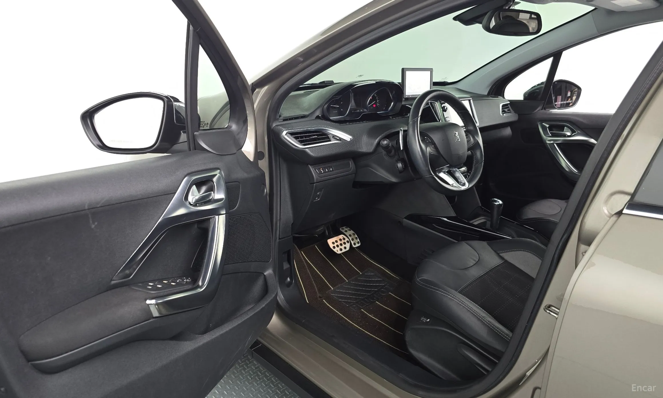 Peugeot 2008. превью 10