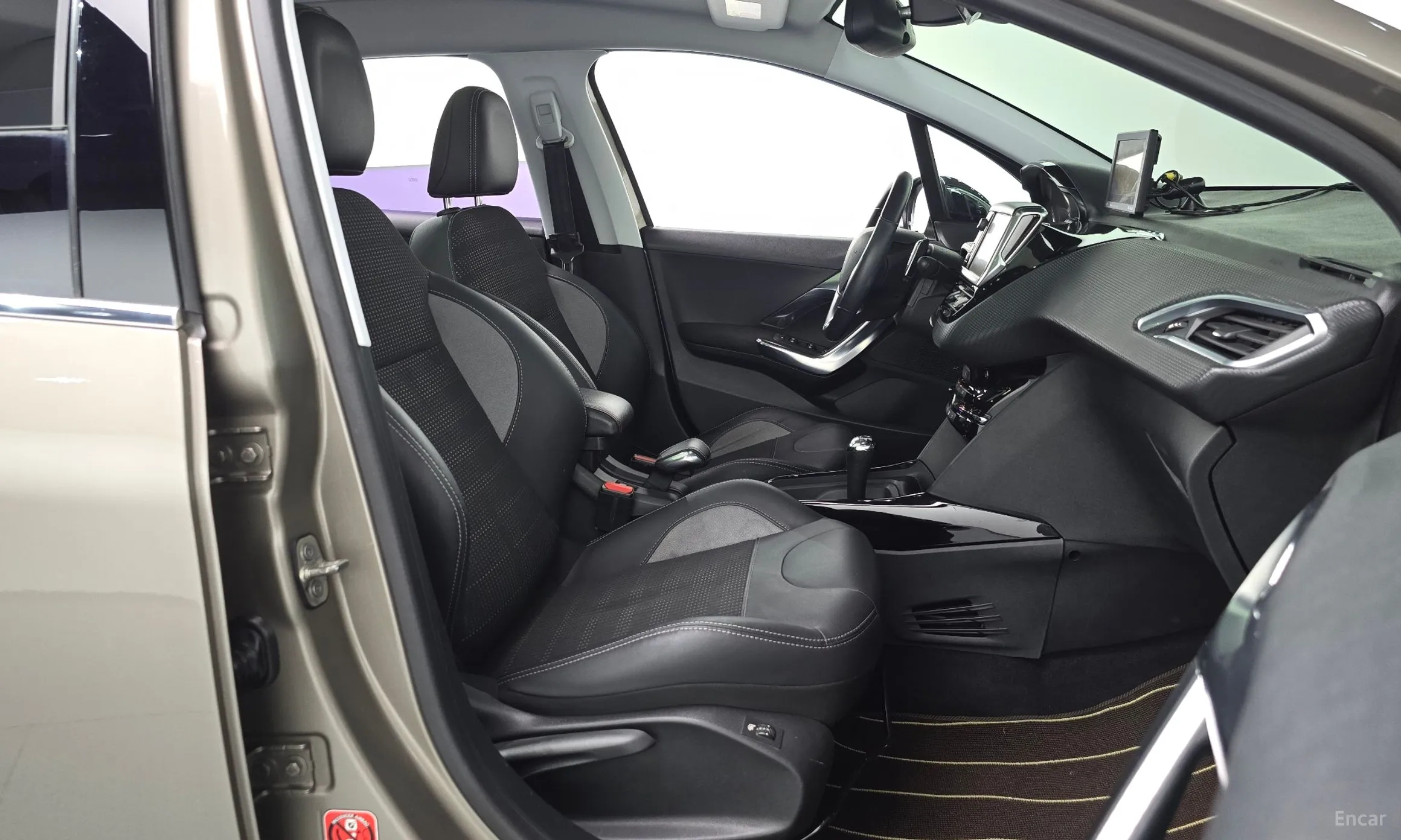 Peugeot 2008. превью 11