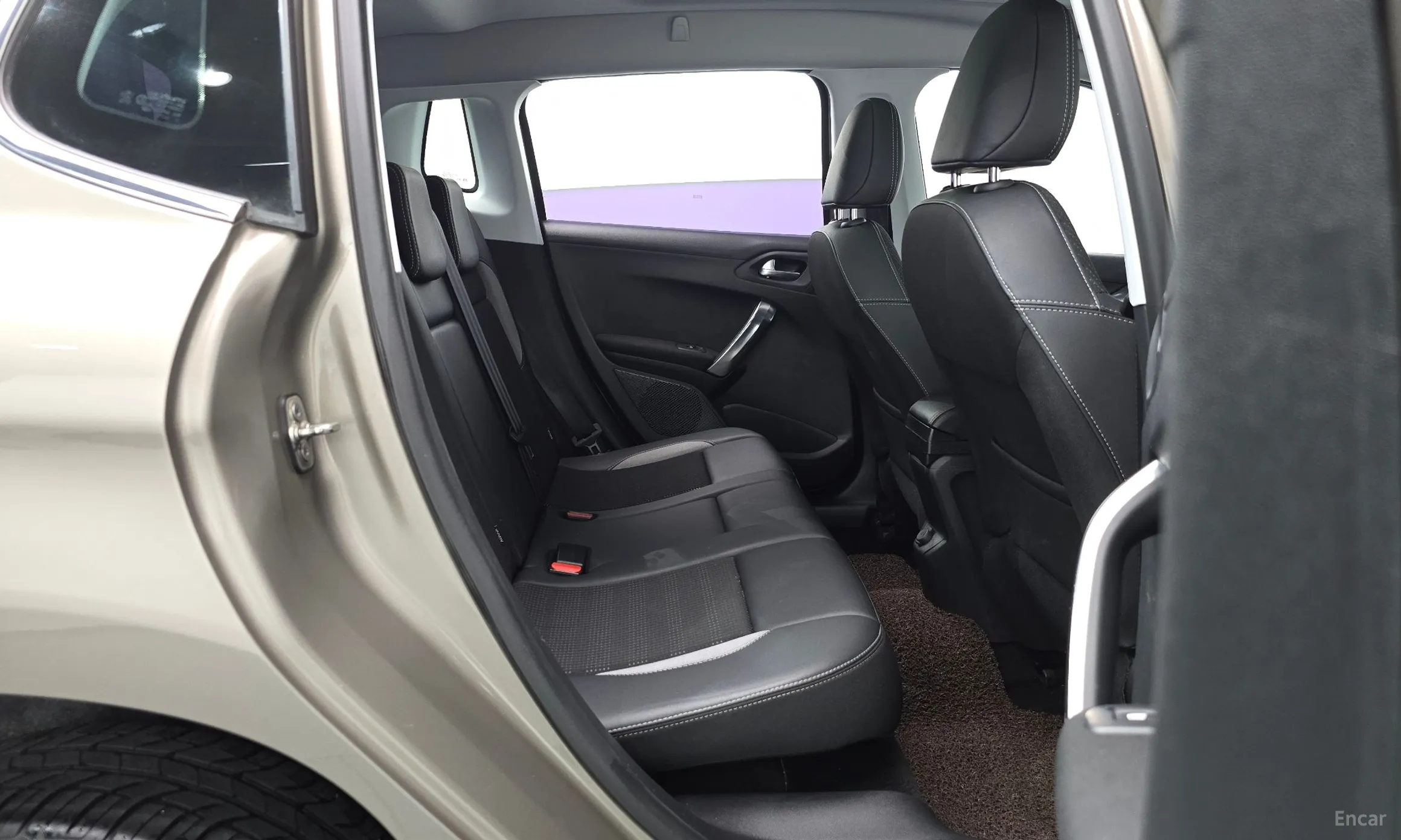 Peugeot 2008. превью 12