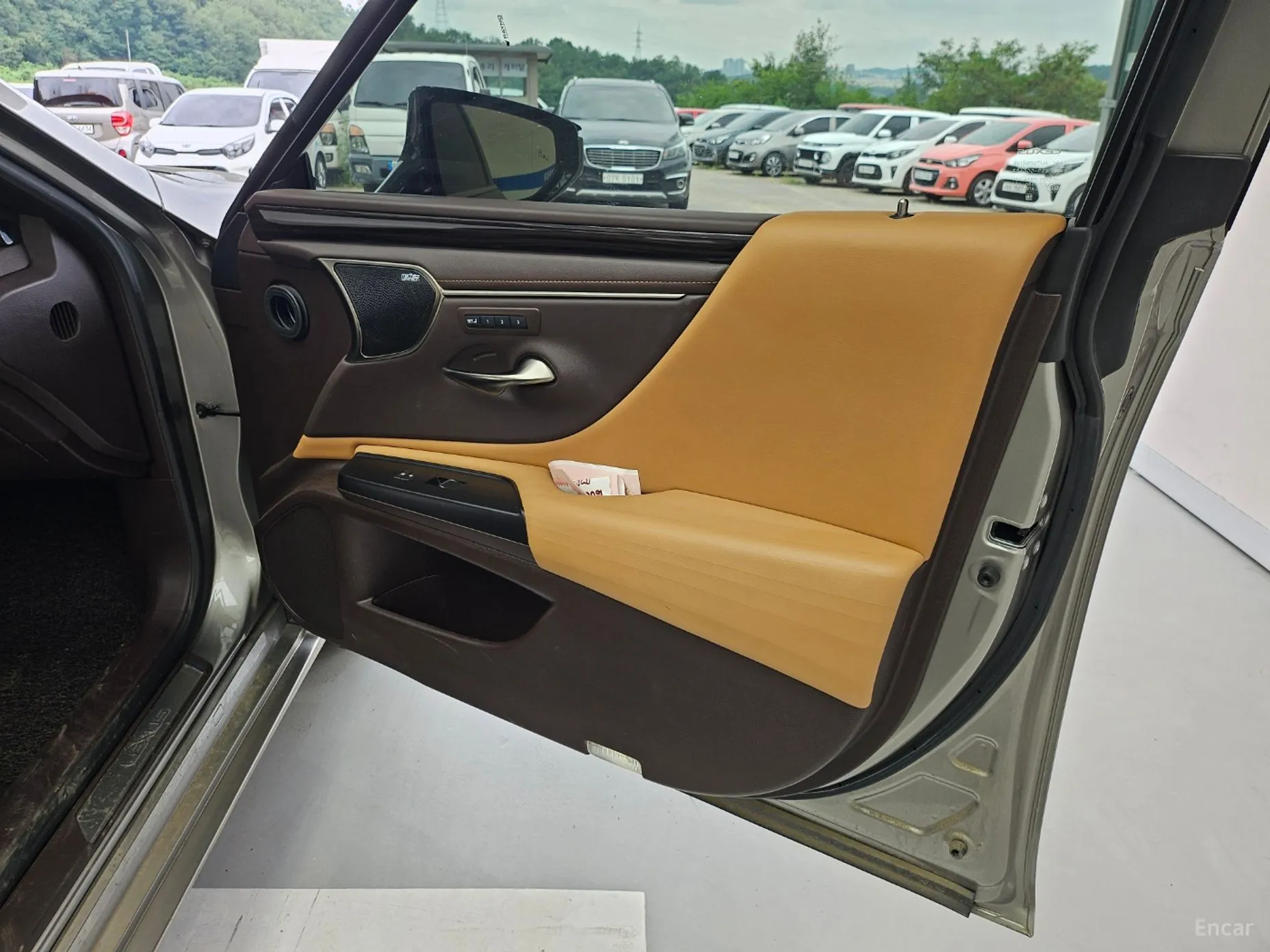 Lexus ES300h 7th Generation превью 14