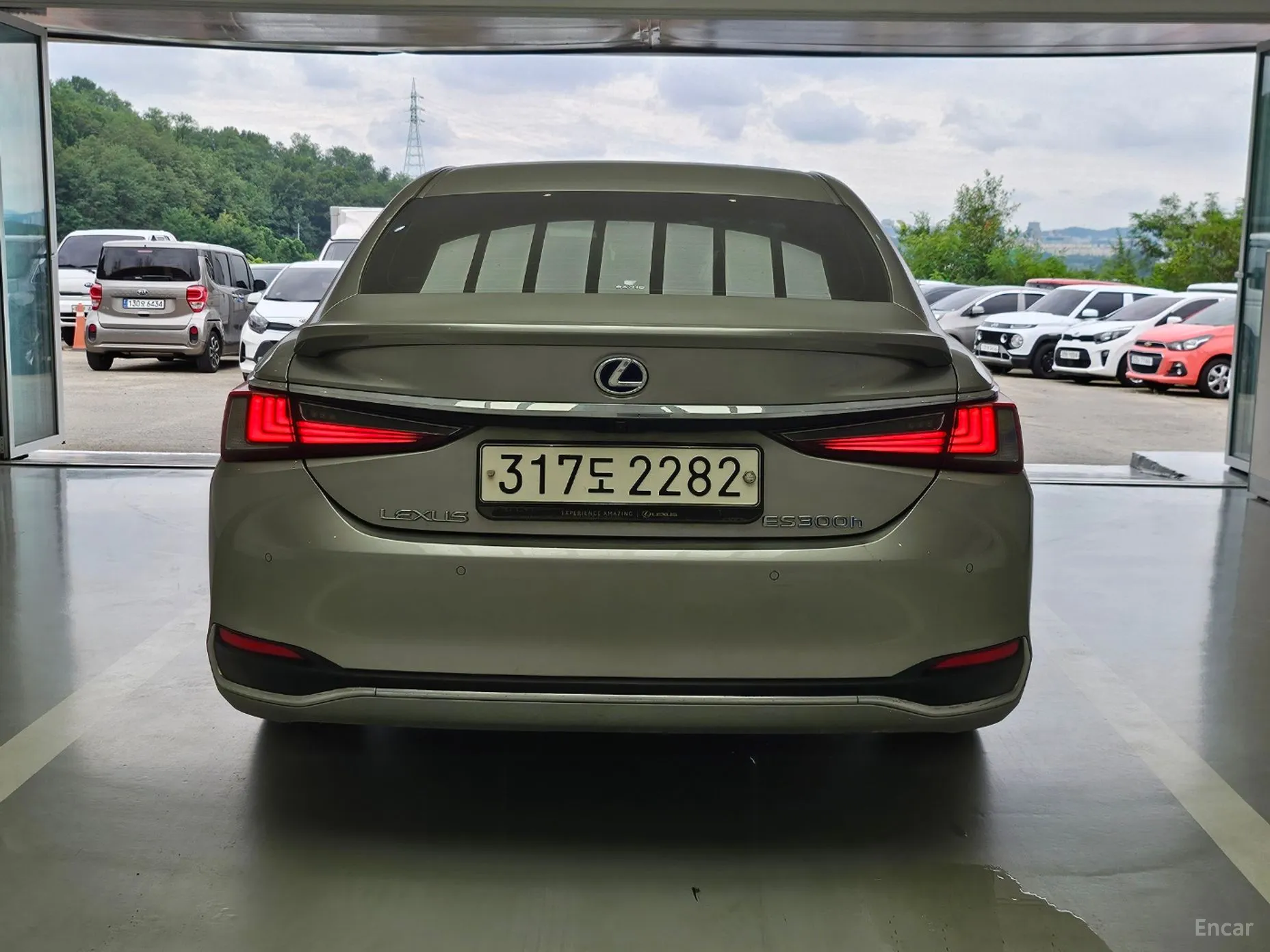 Lexus ES300h 7th Generation превью 6