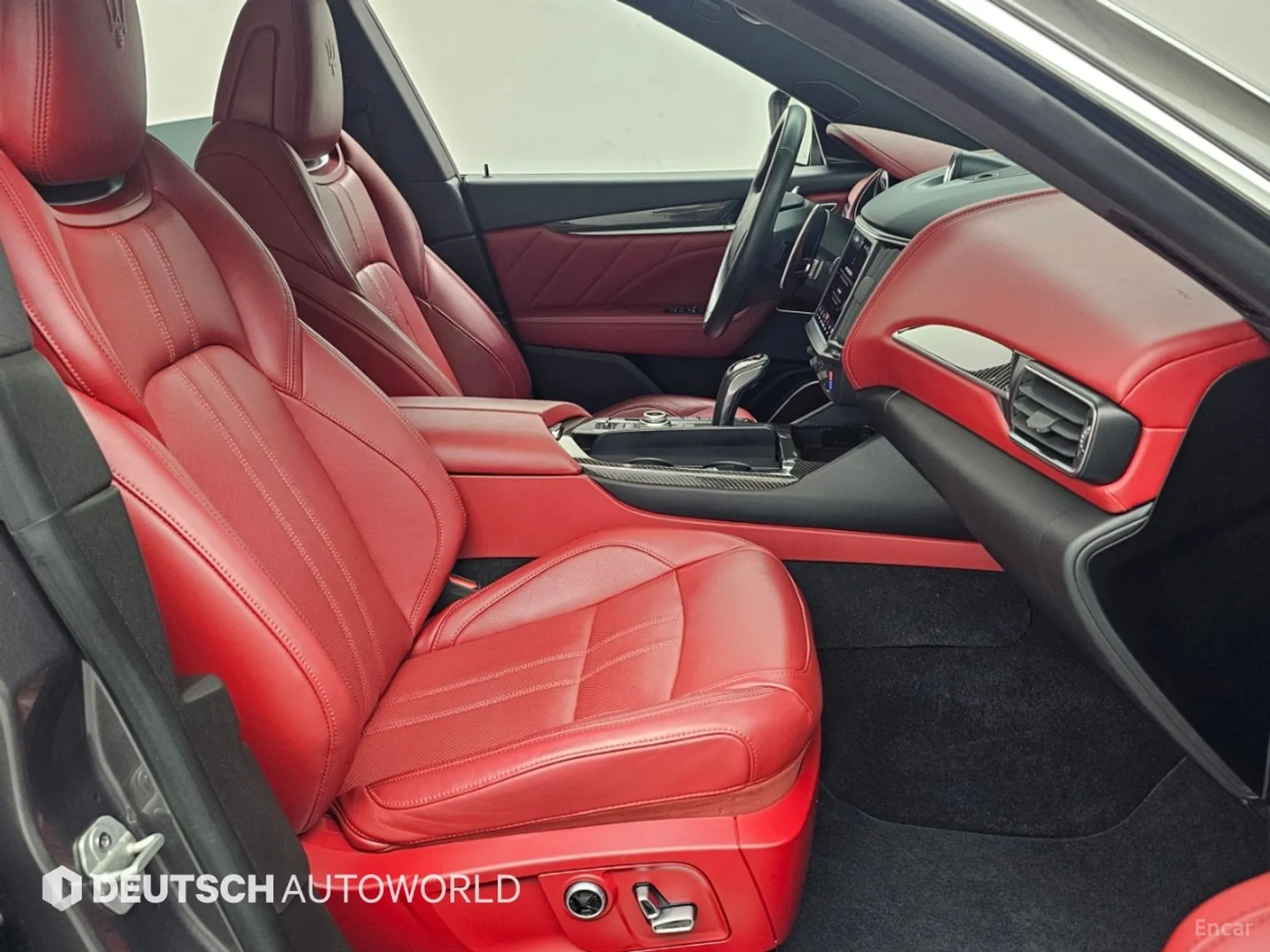Maserati Levante превью 11