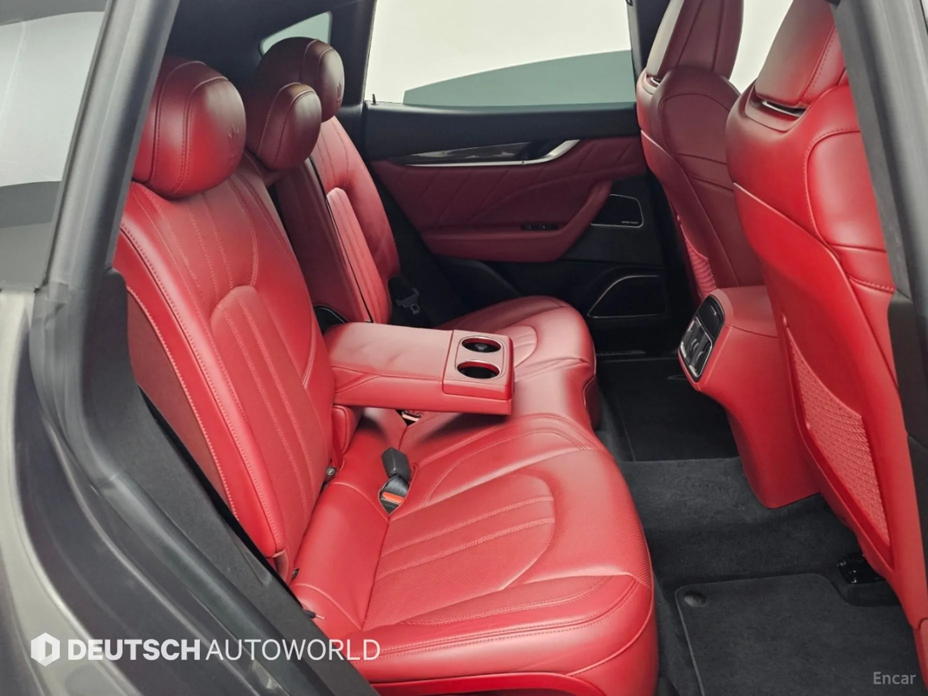 Maserati Levante превью 13