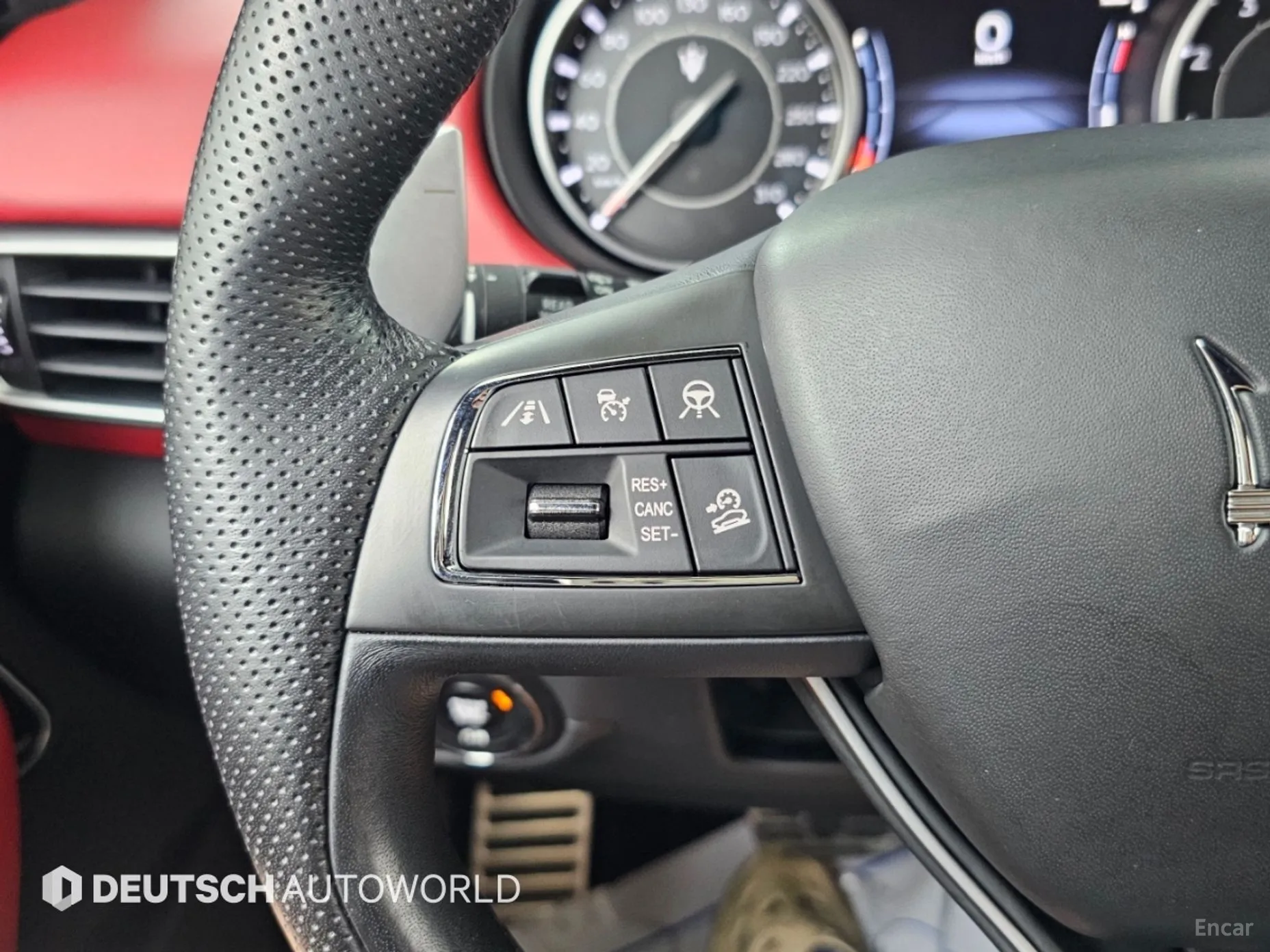 Maserati Levante превью 17