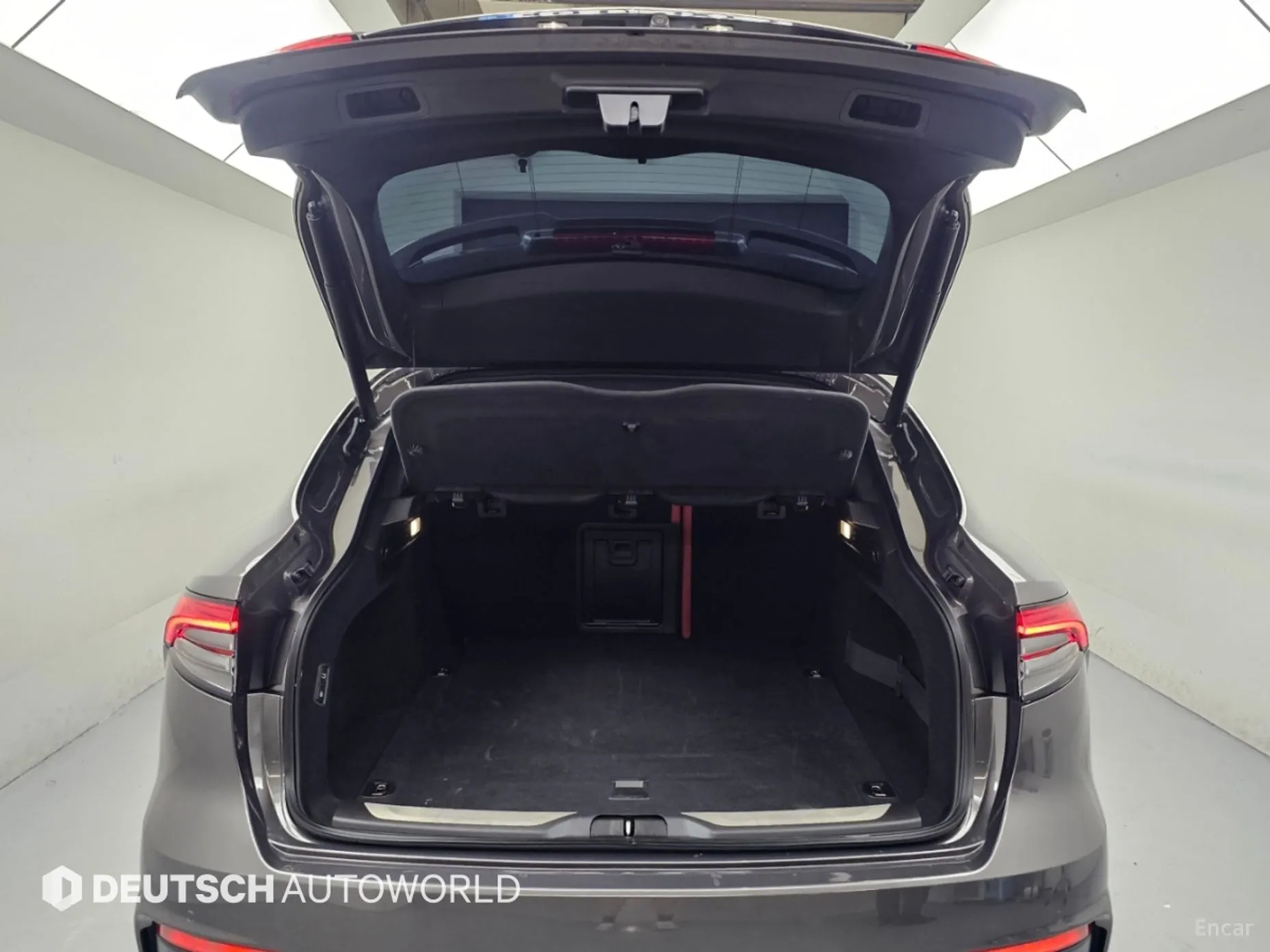 Maserati Levante превью 20