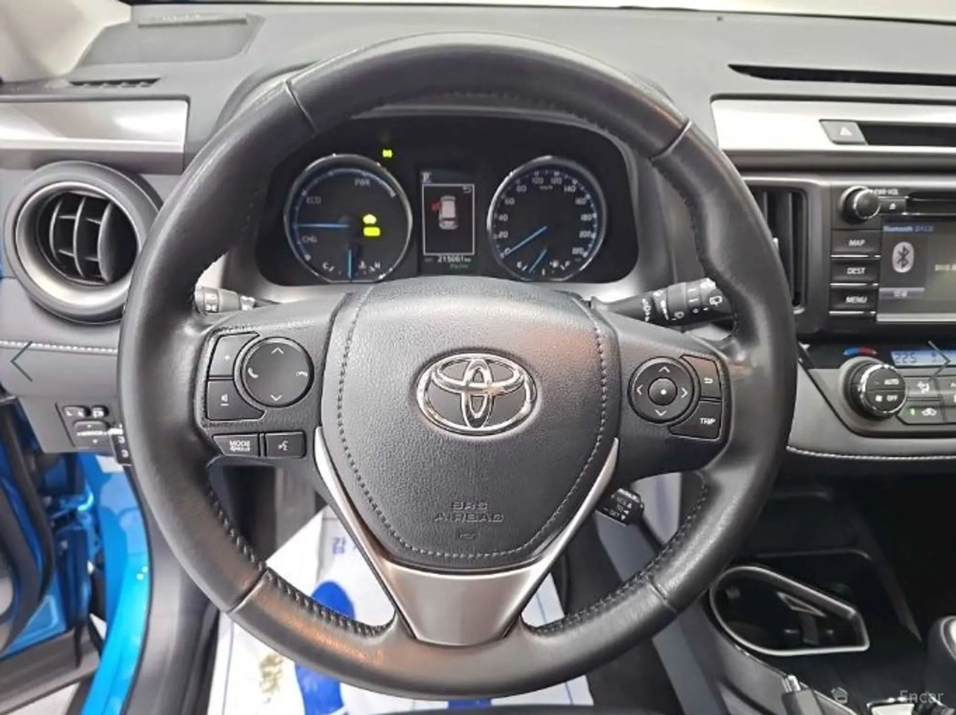 Toyota RAV4 превью 10