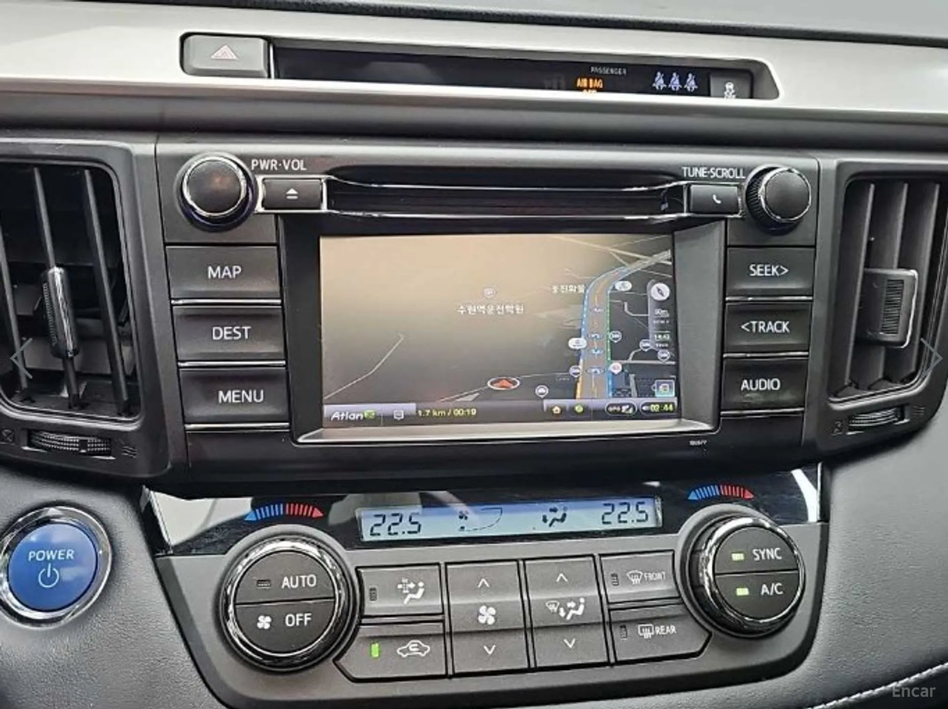 Toyota RAV4 превью 15