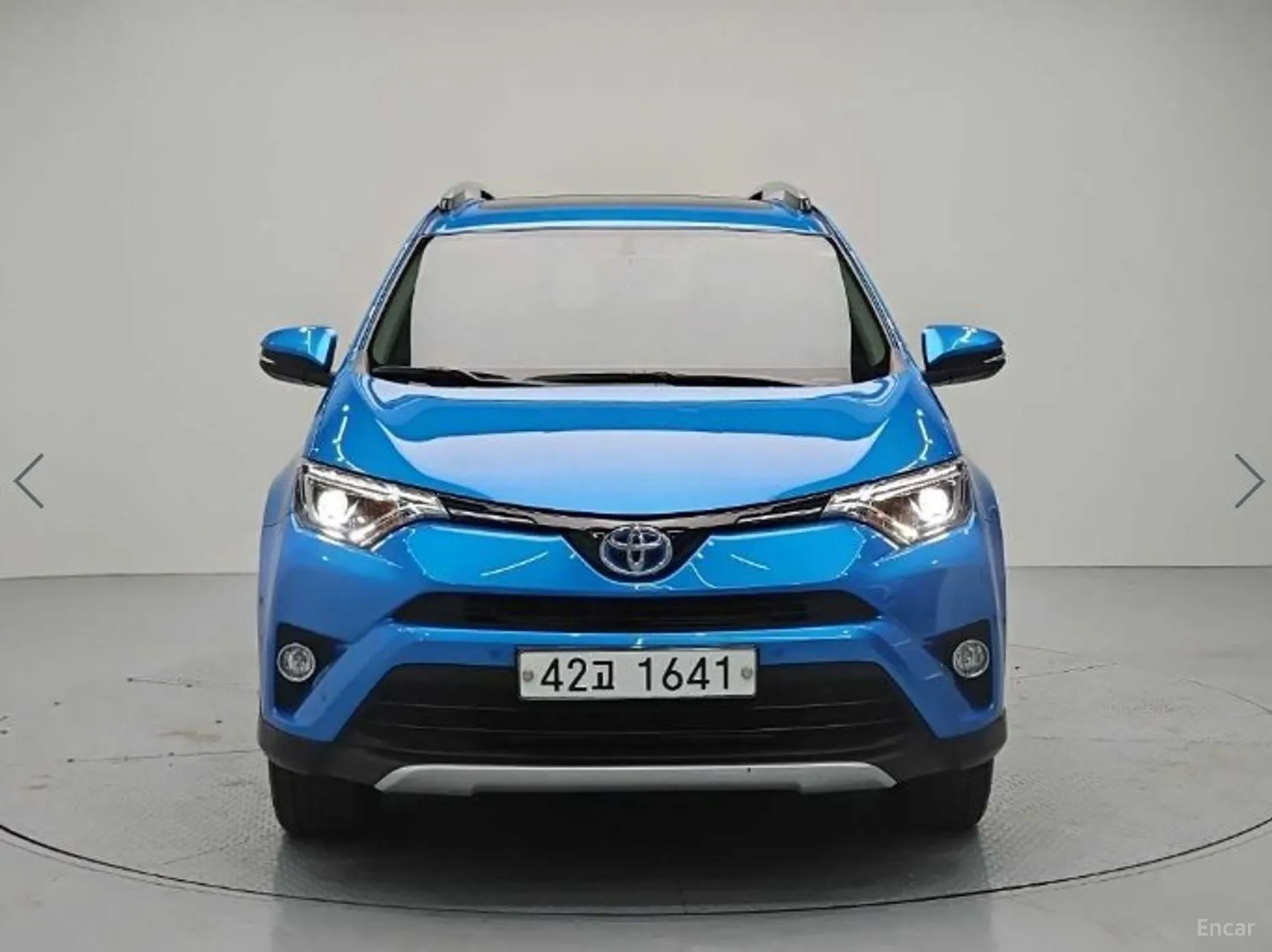Toyota RAV4 превью 3