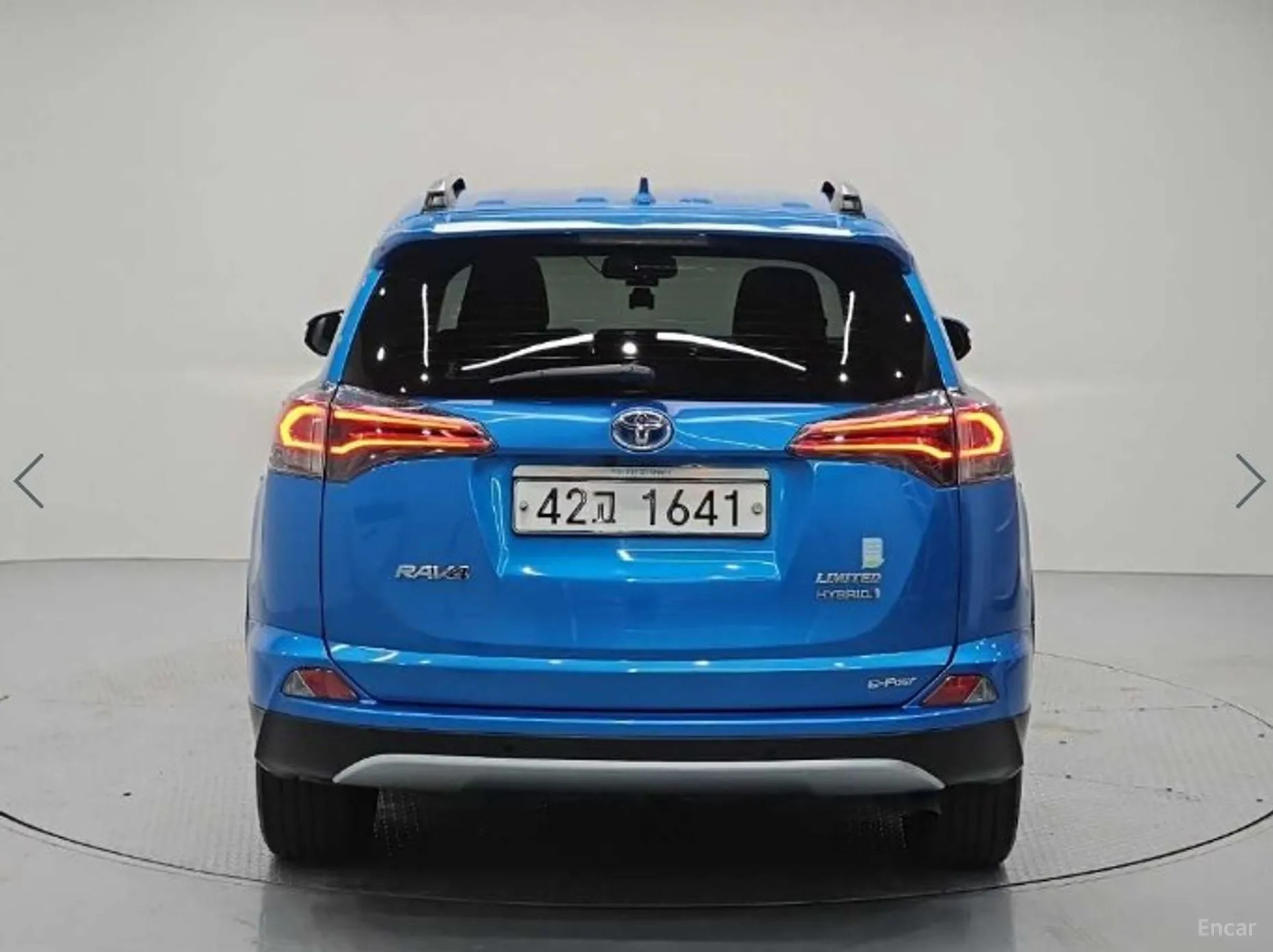 Toyota RAV4 превью 4