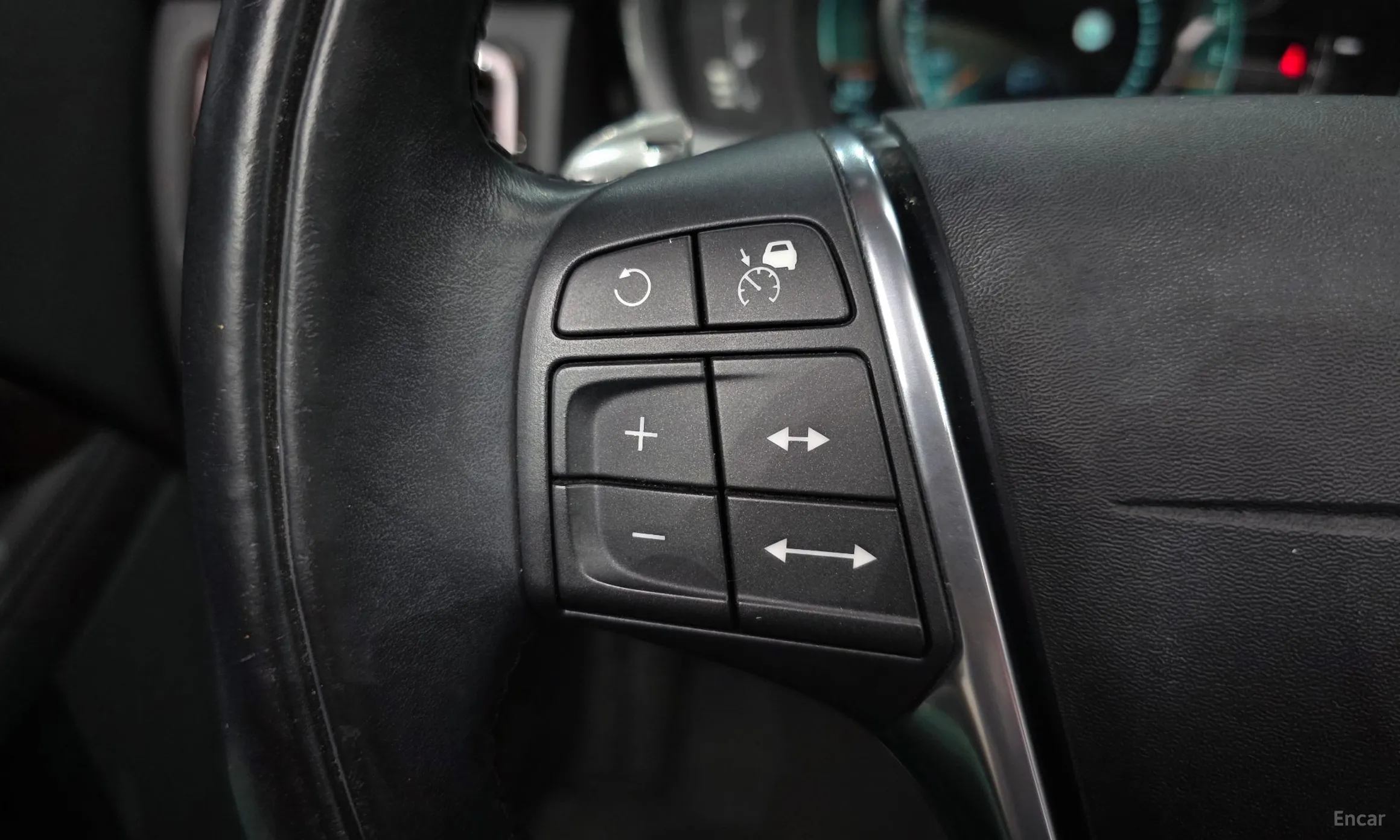 Volvo S80 превью 17
