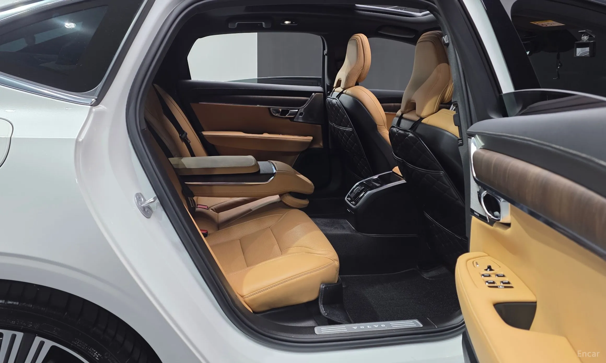 Volvo S90 превью 11