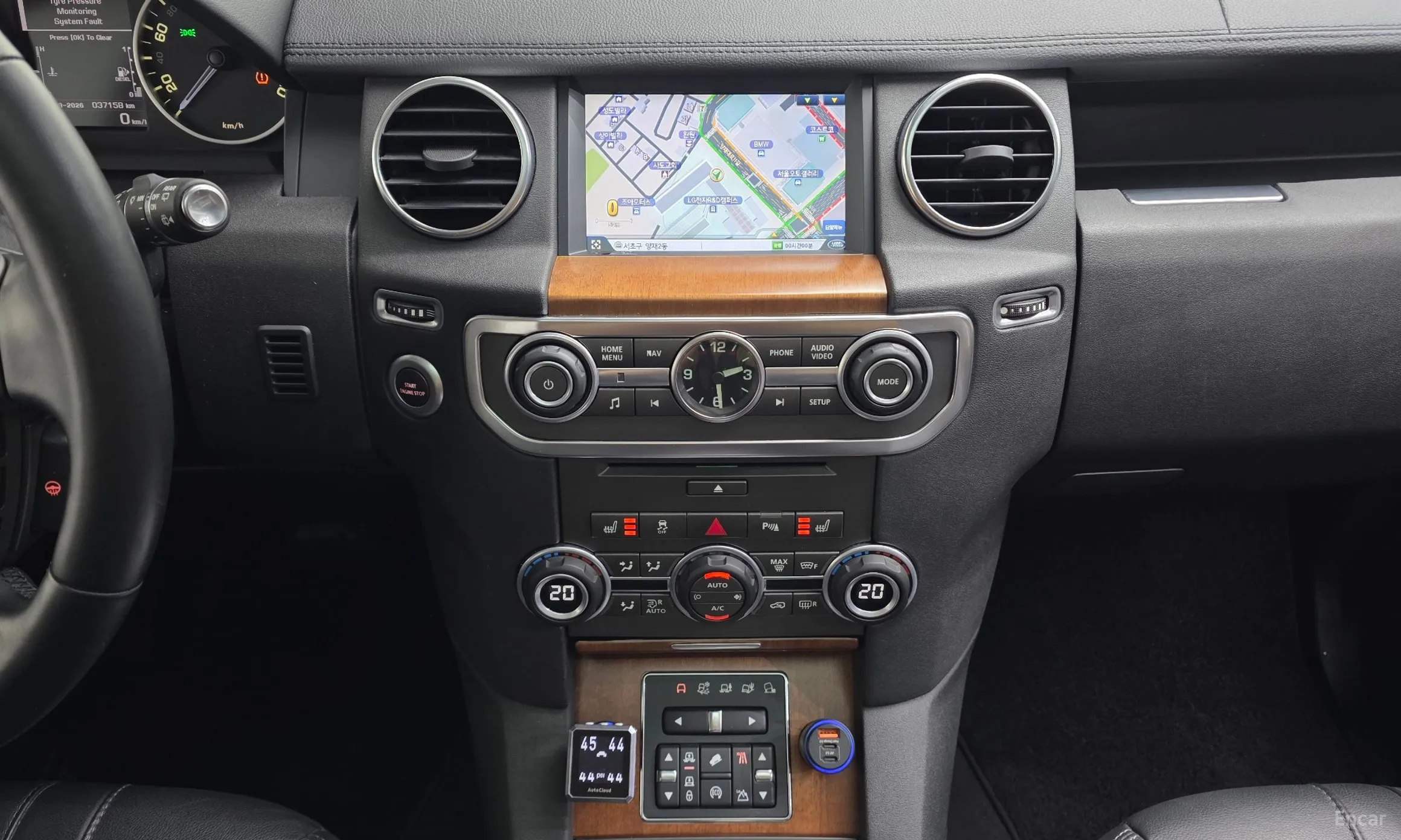 Land Rover Discovery 4 превью 15