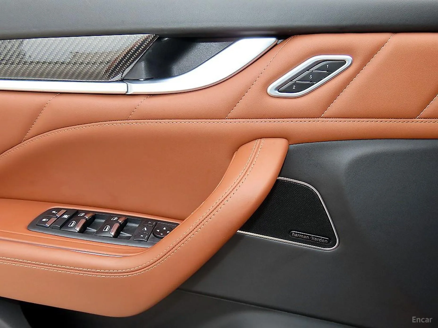 Maserati Levante превью 11