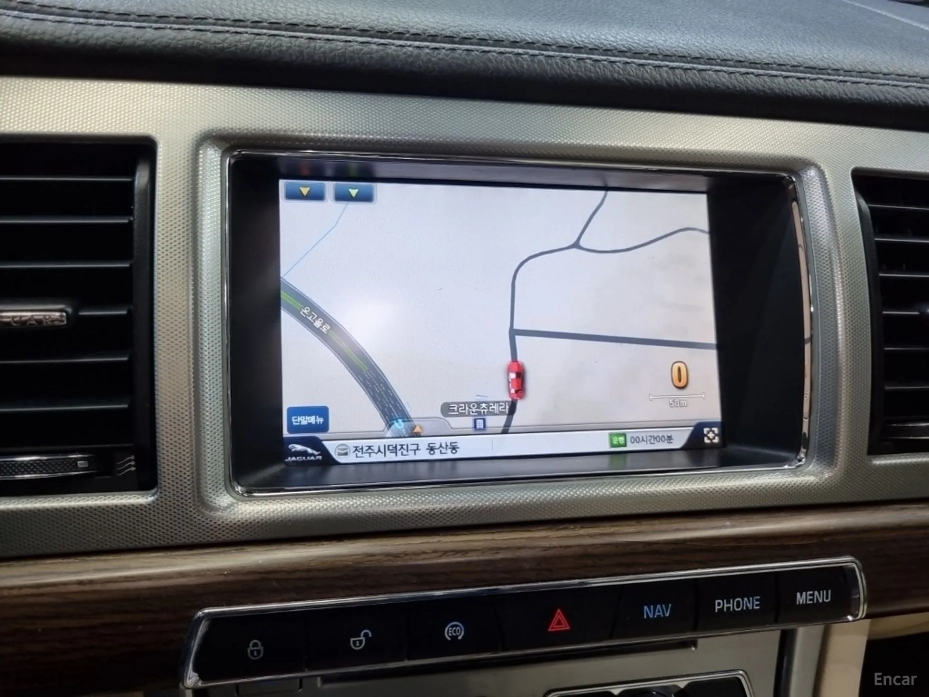 Jaguar New XF превью 10