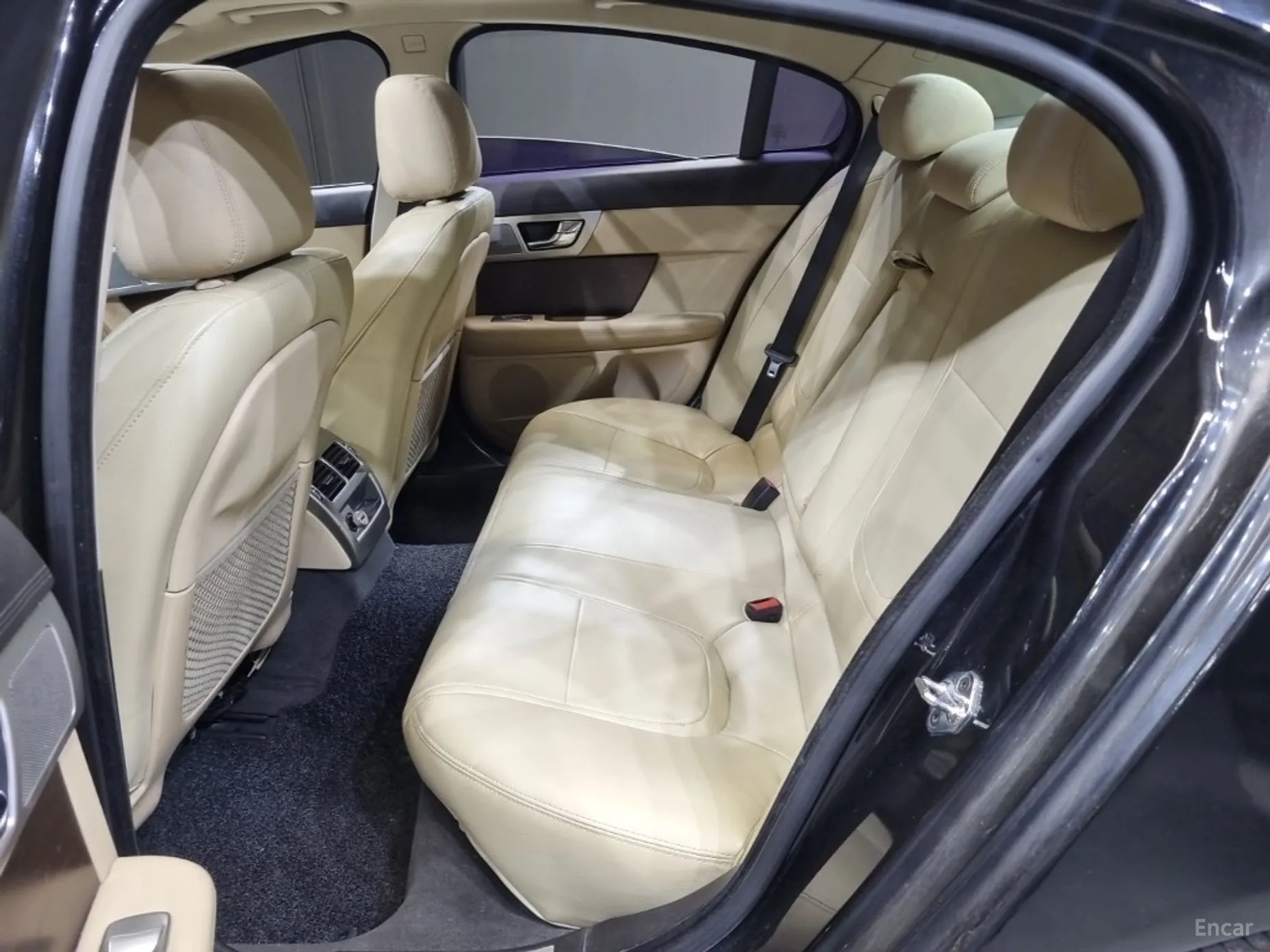 Jaguar New XF превью 17