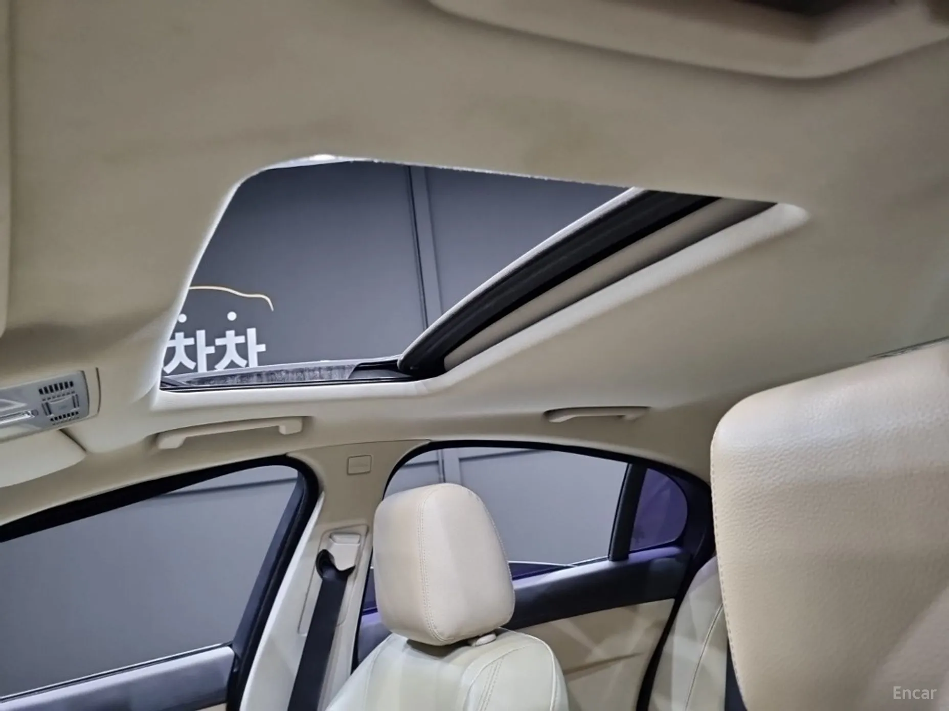 Jaguar New XF превью 9