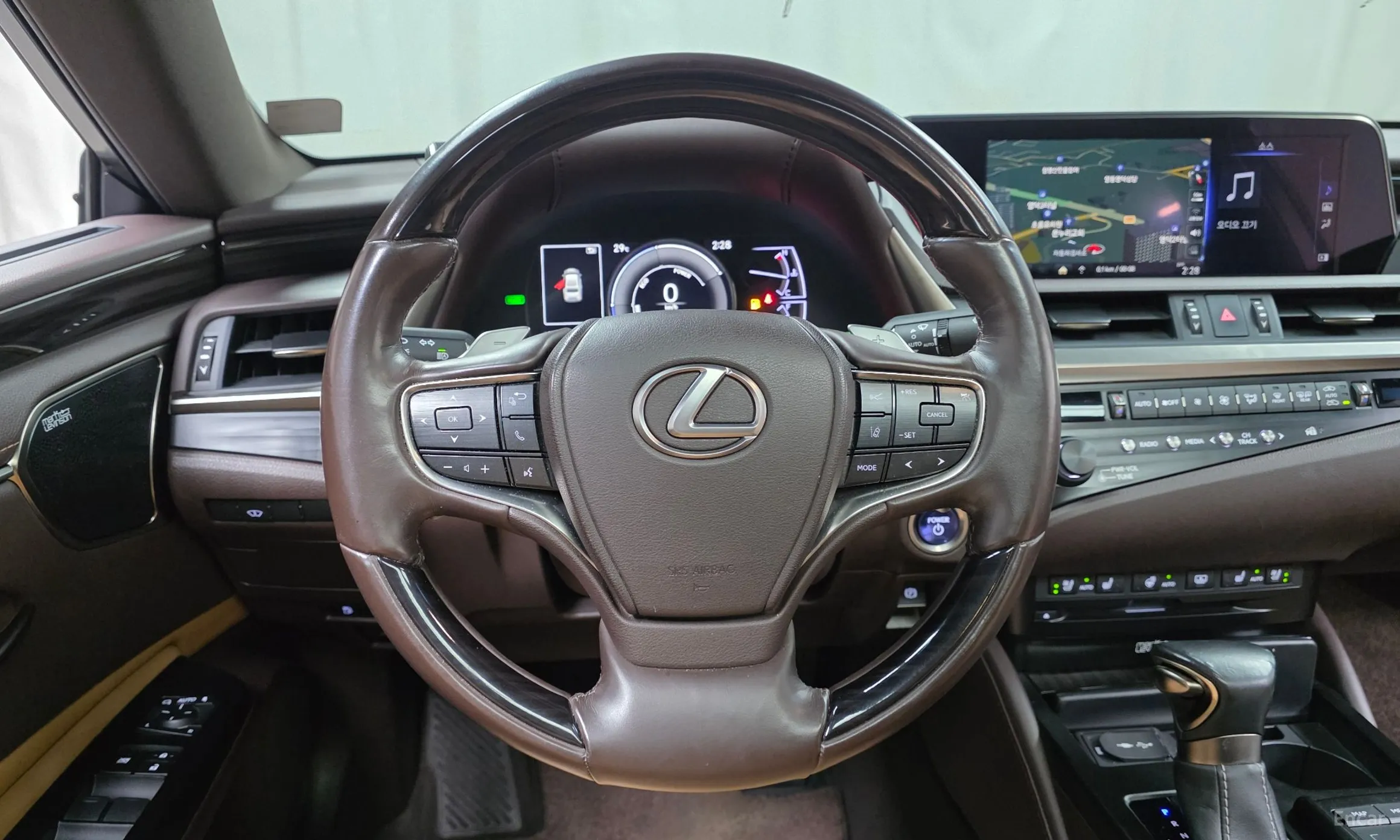 Lexus ES300h 7th Generation превью 14