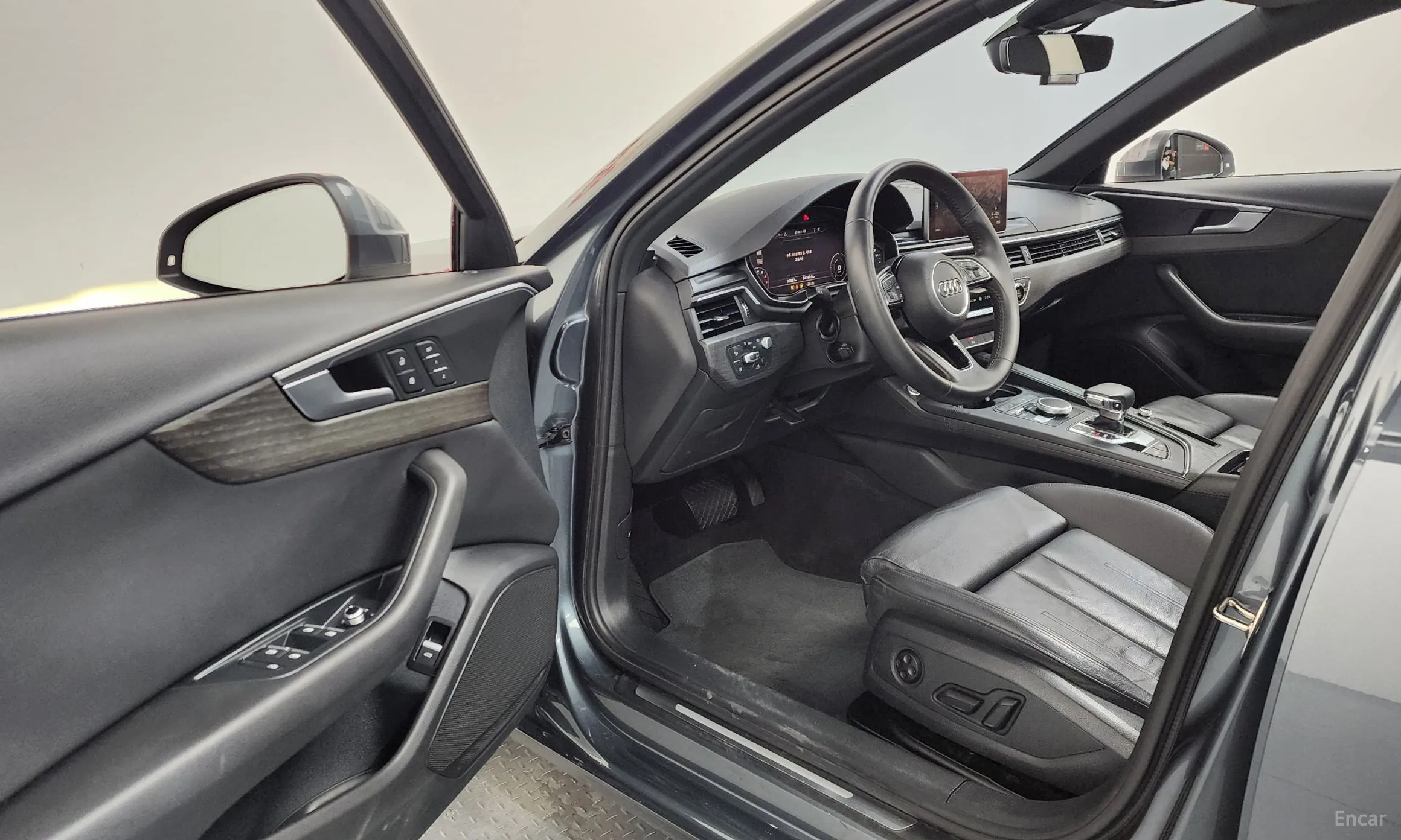 Audi A4 (B9) превью 10
