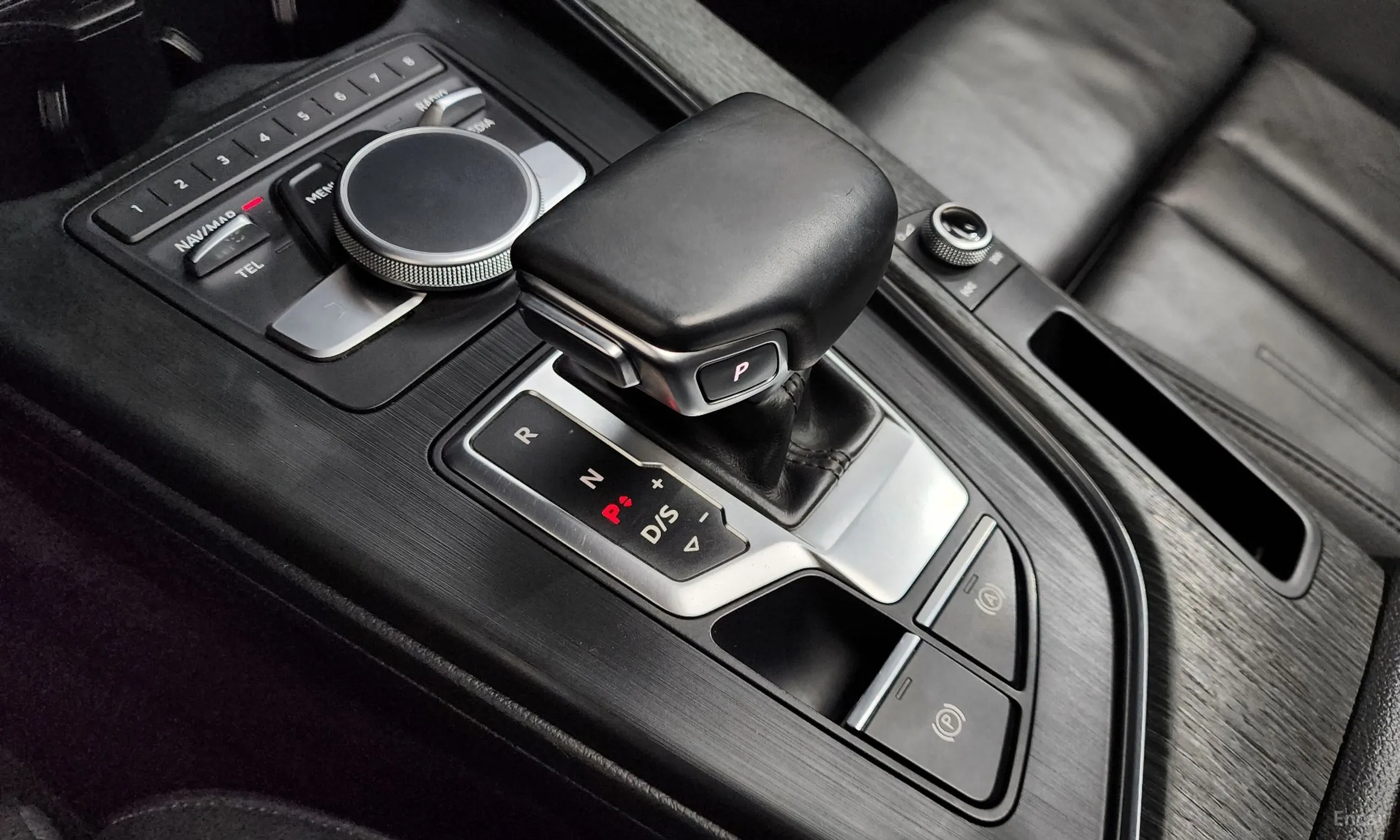 Audi A4 (B9) превью 9