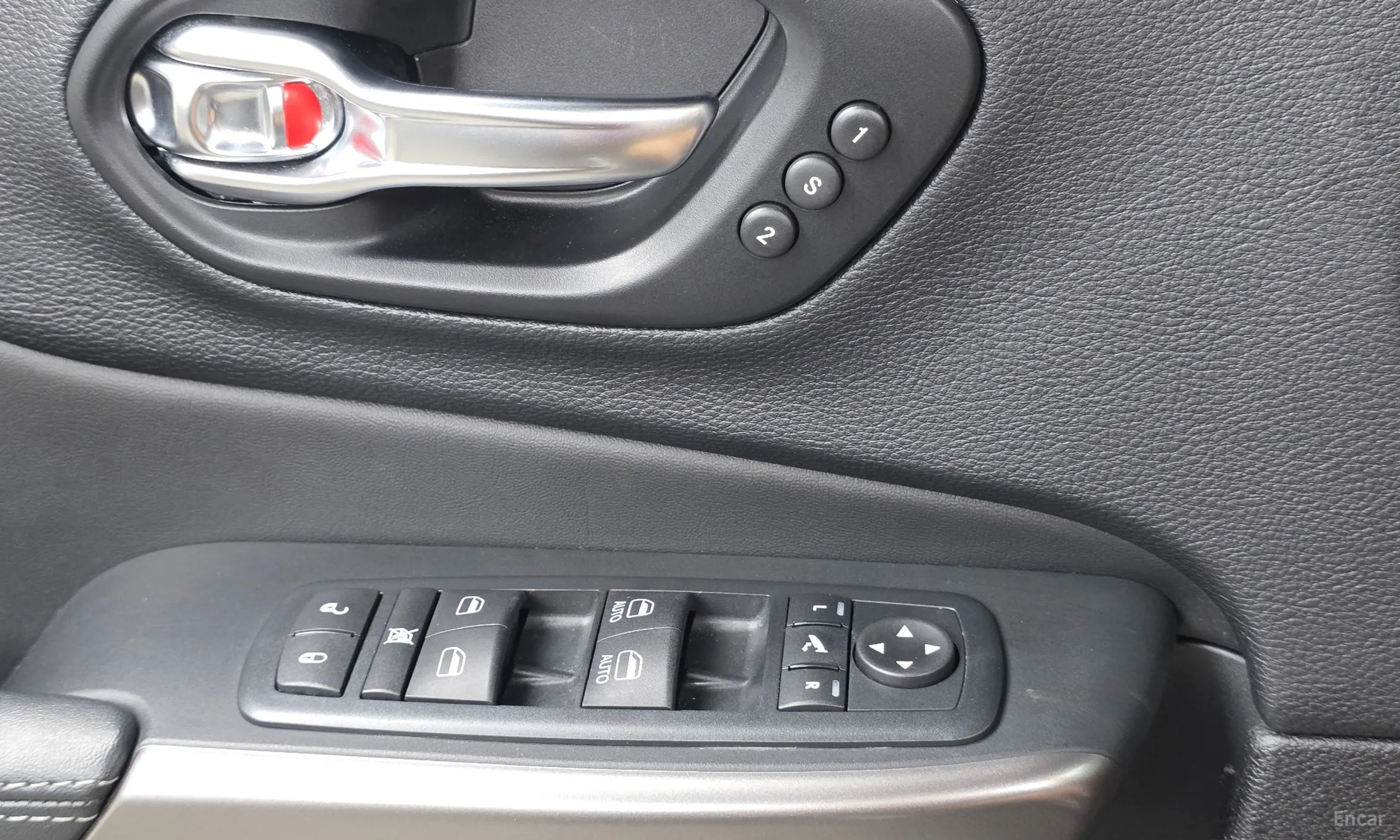 Jeep Cherokee (KL) превью 12