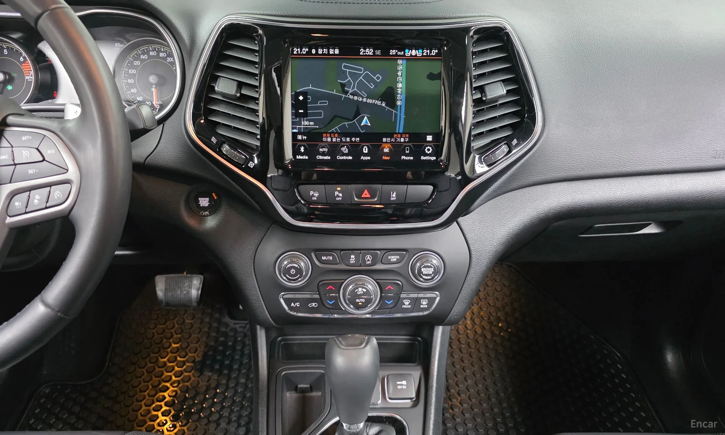 Jeep Cherokee (KL) превью 17