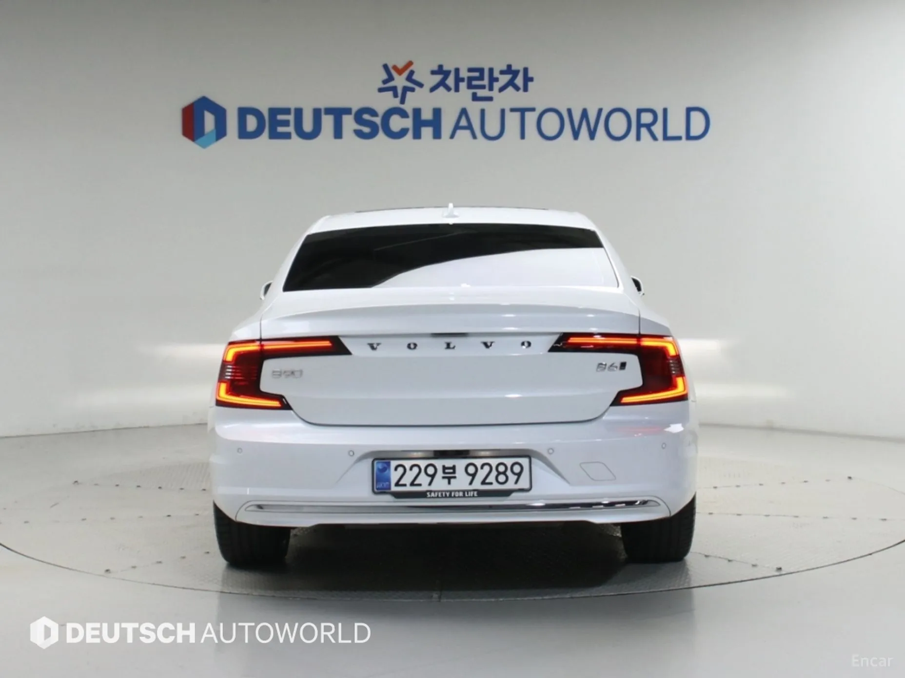 Volvo S90 превью 4