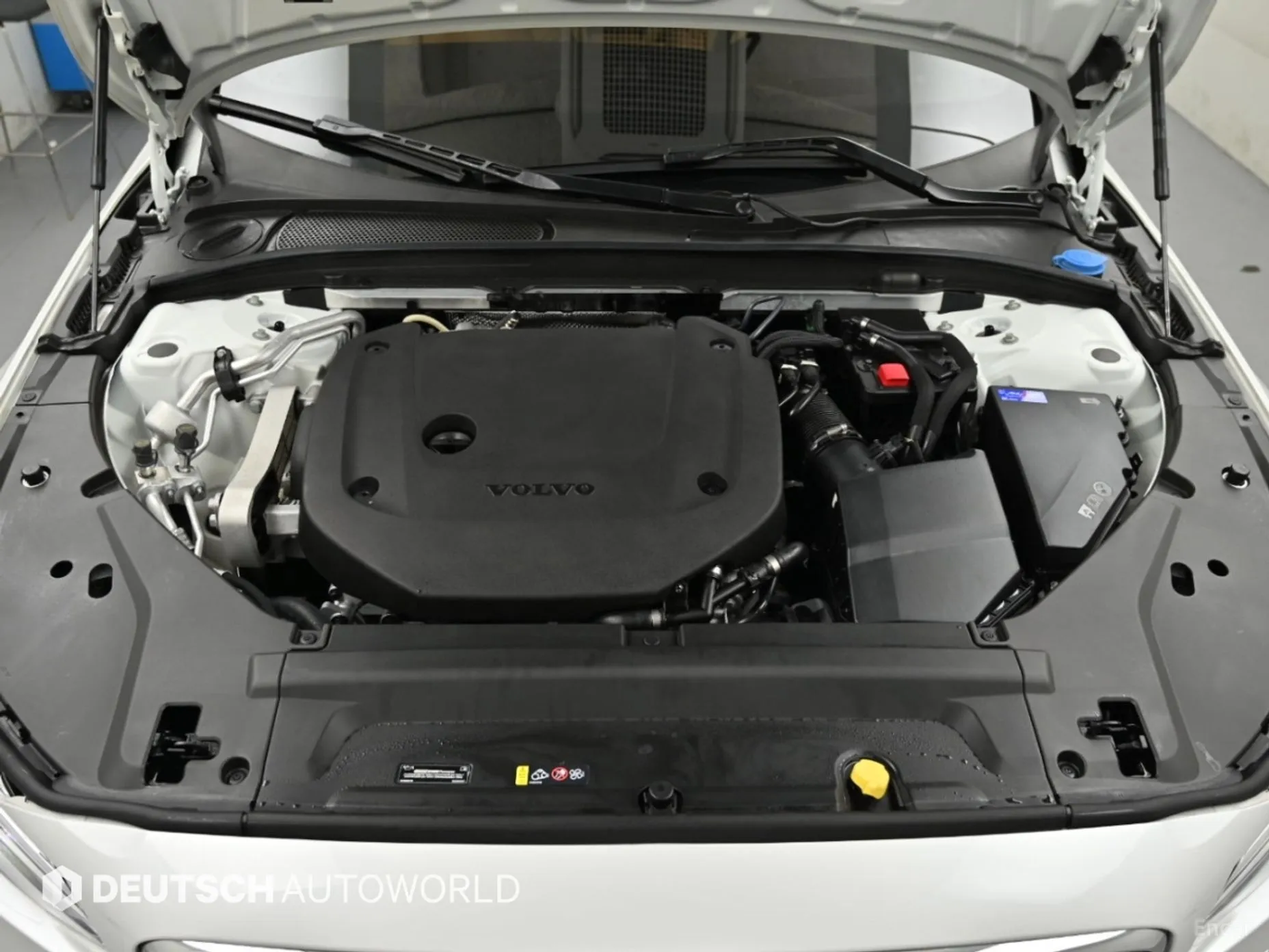 Volvo S90 превью 6