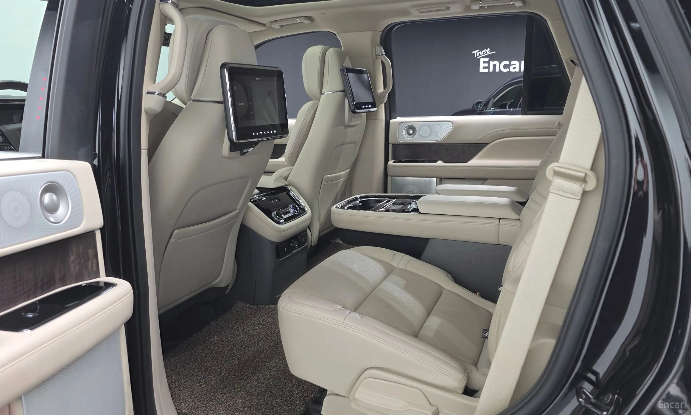 Lincoln Navigator 4th generation превью 12