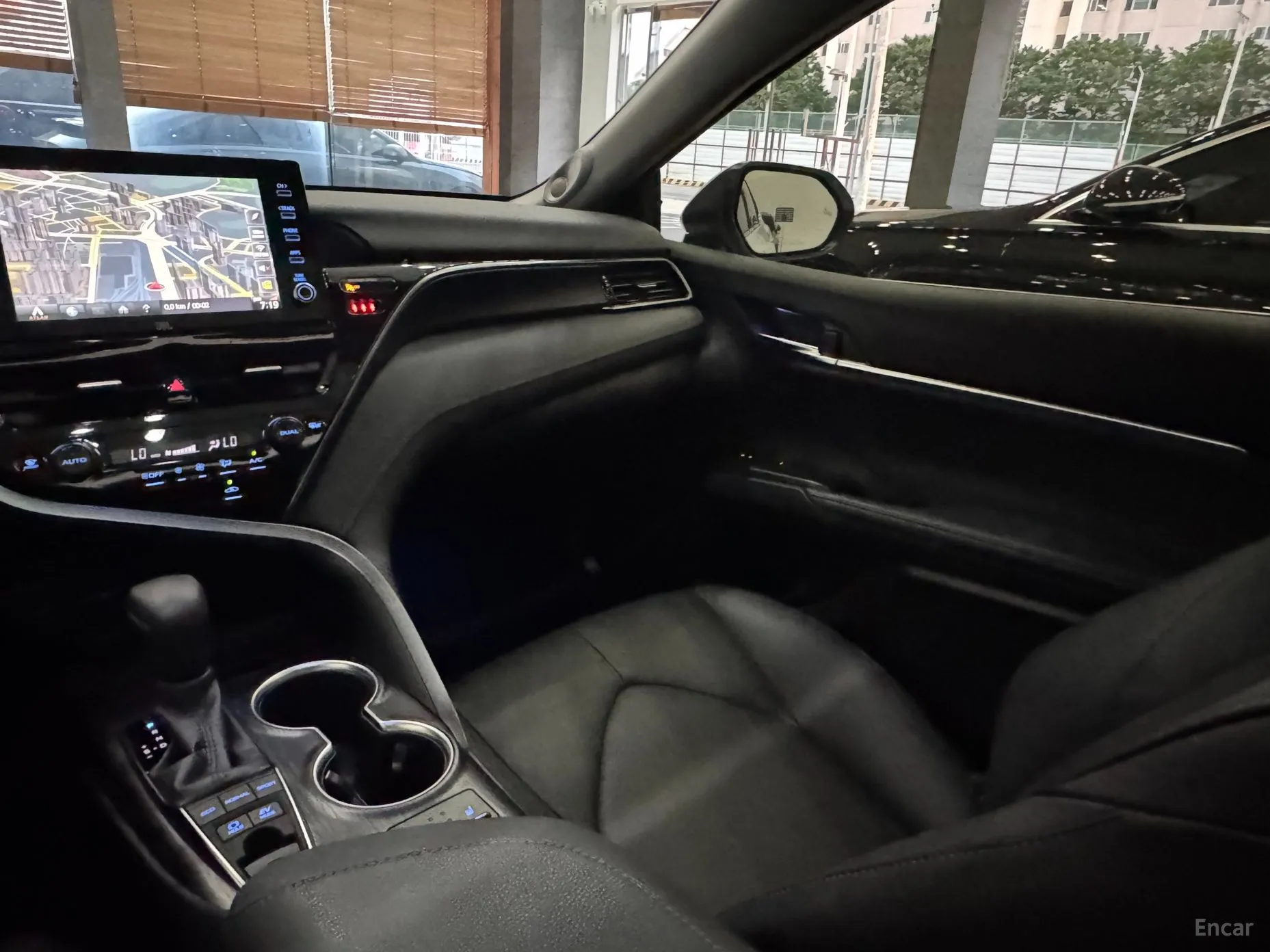 Toyota Camry (XV70) превью 16