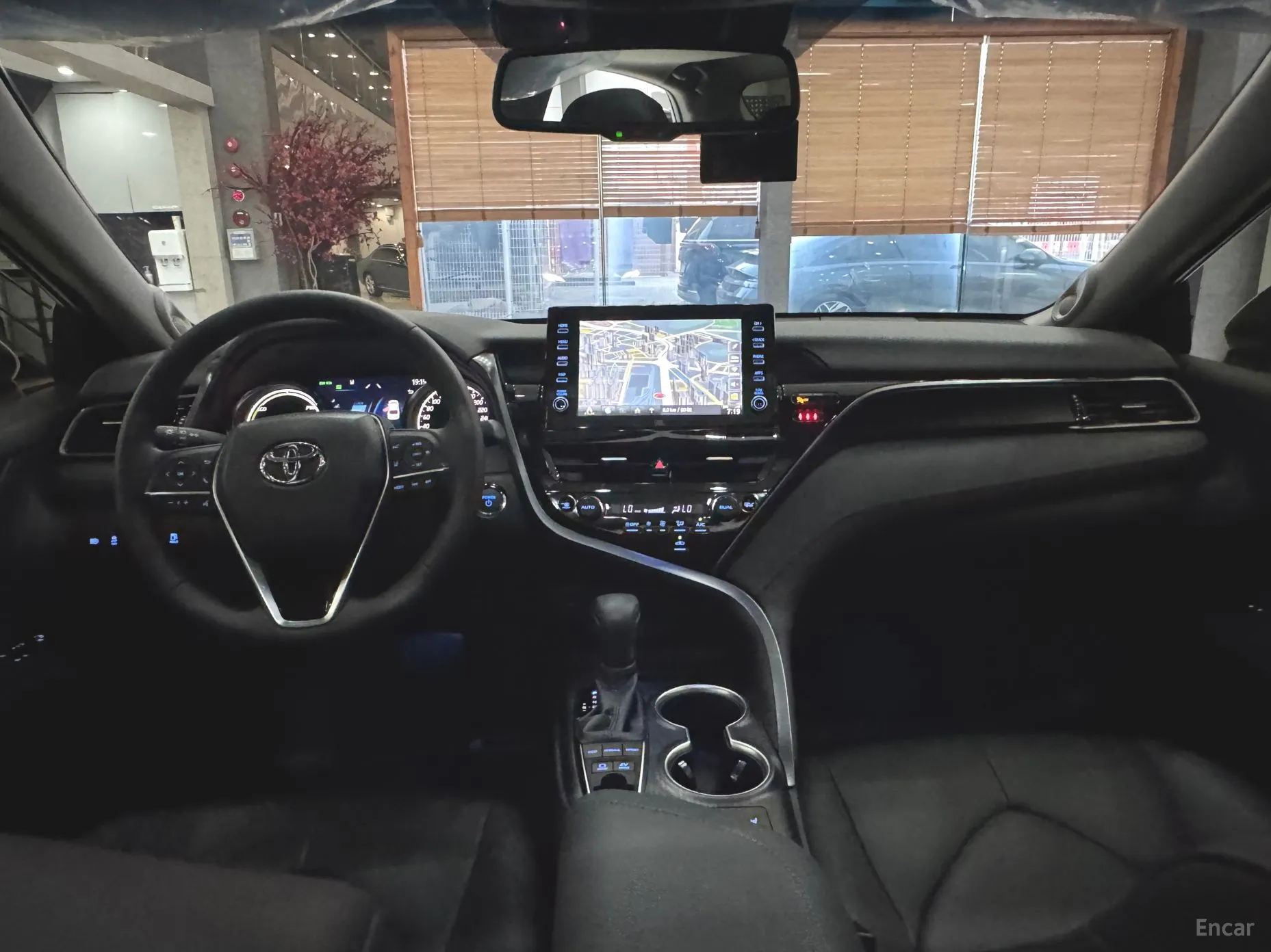 Toyota Camry (XV70) превью 7